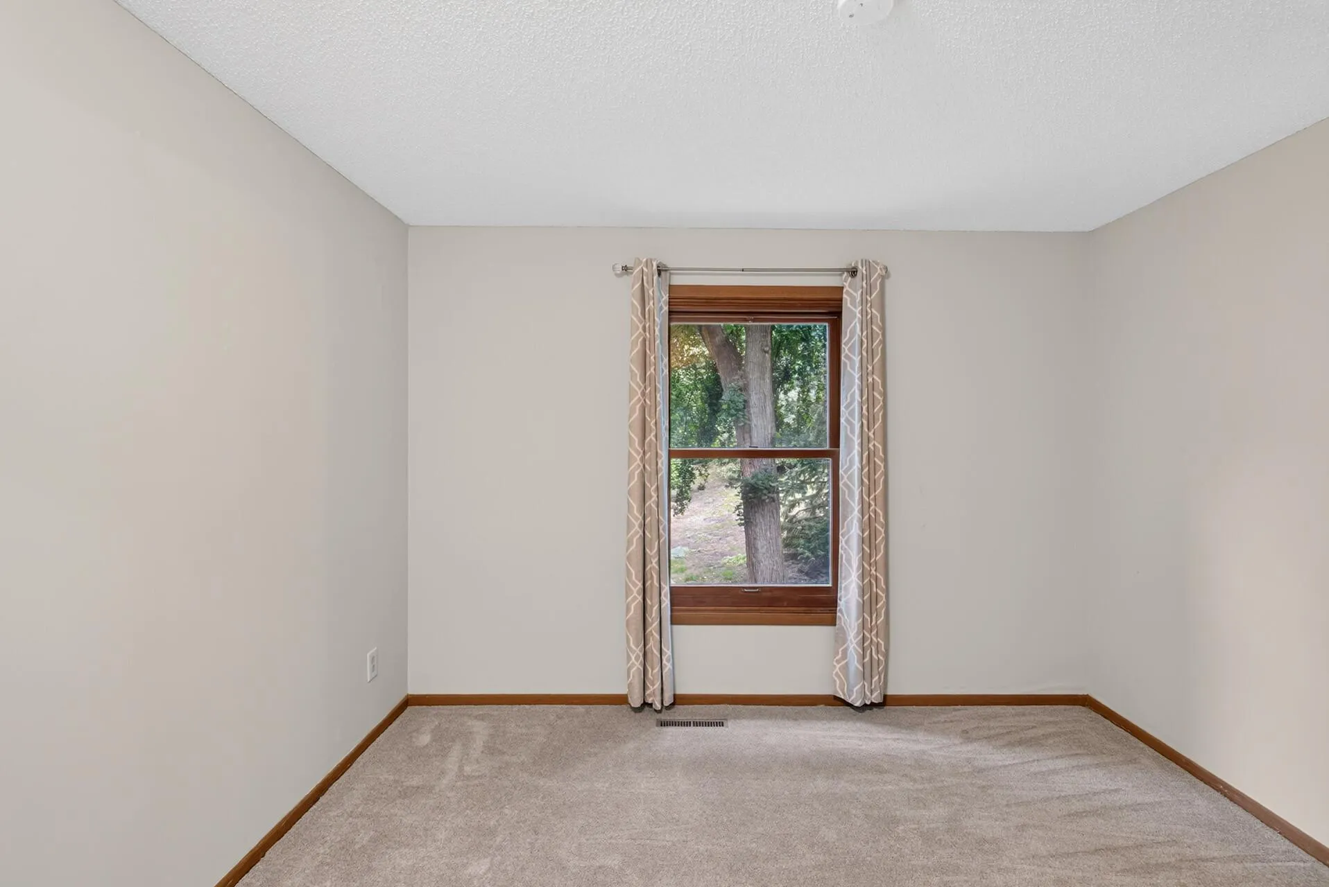 Photo 16 of 15710 26th N Avenue Unit D