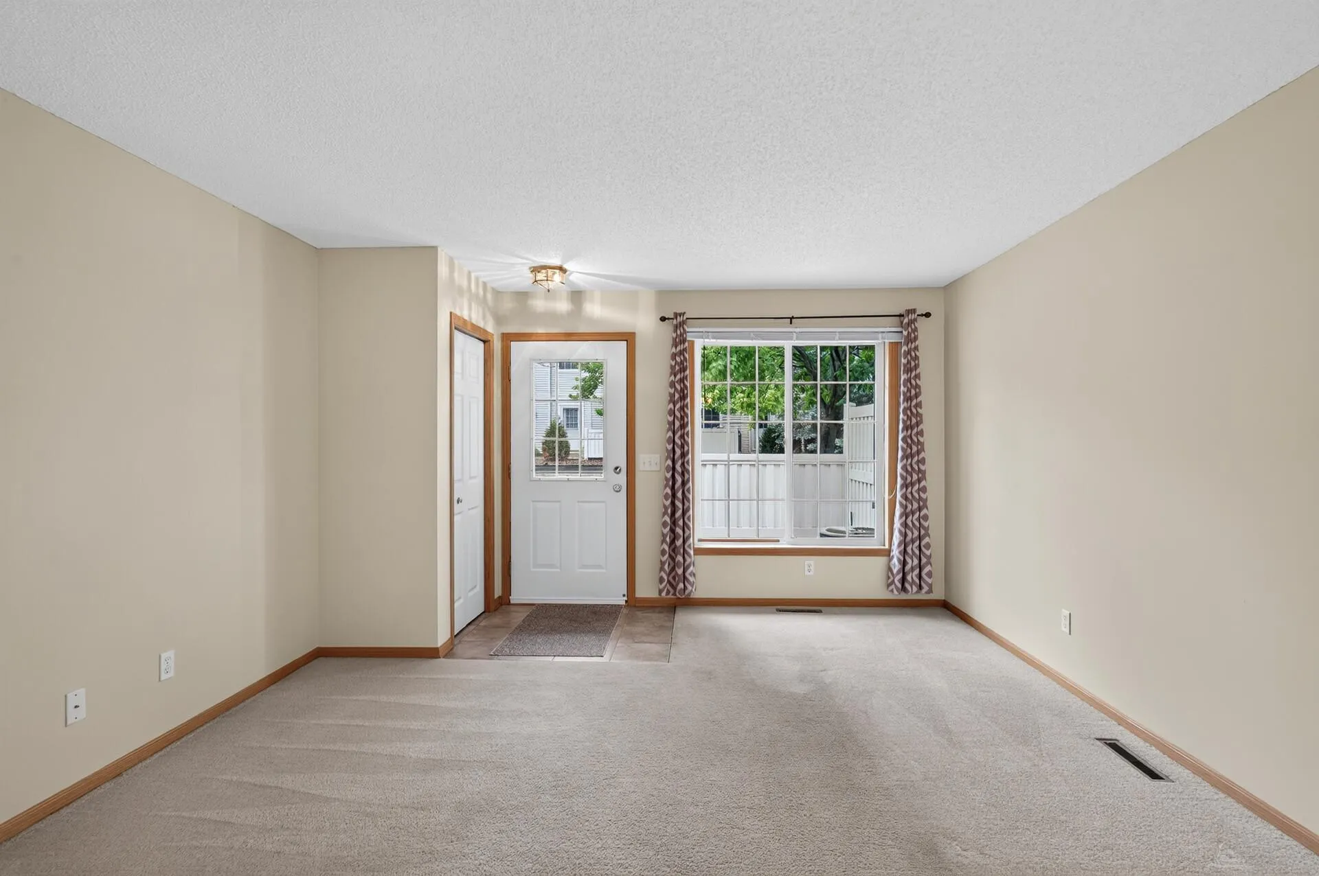 Photo 6 of 2407 Harvest Way