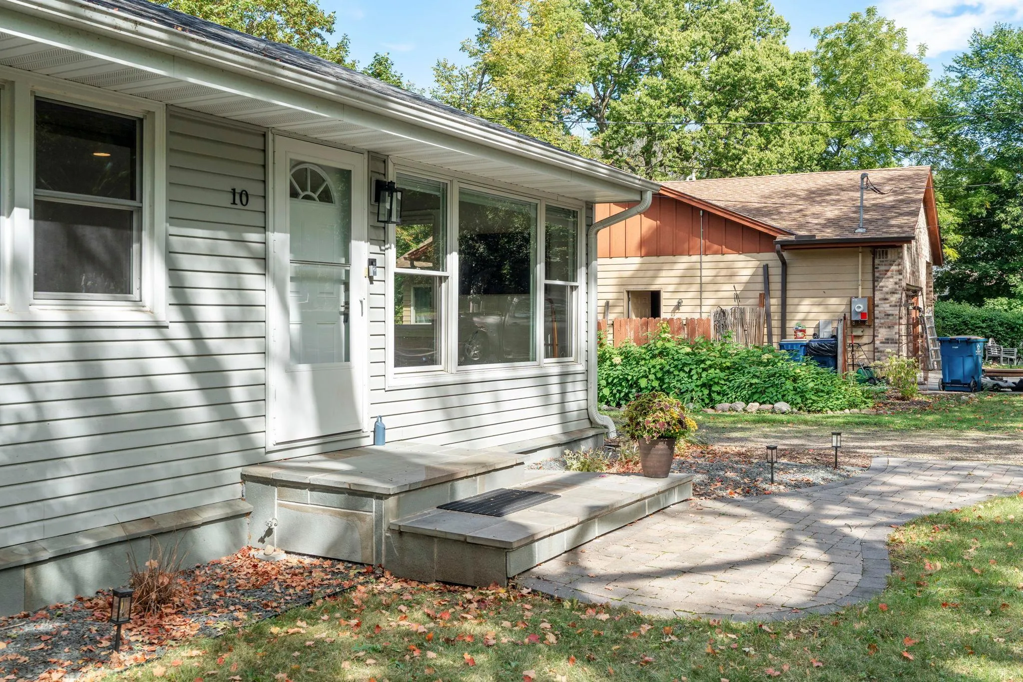 Photo 8 of 10 Woodlawn Avenue