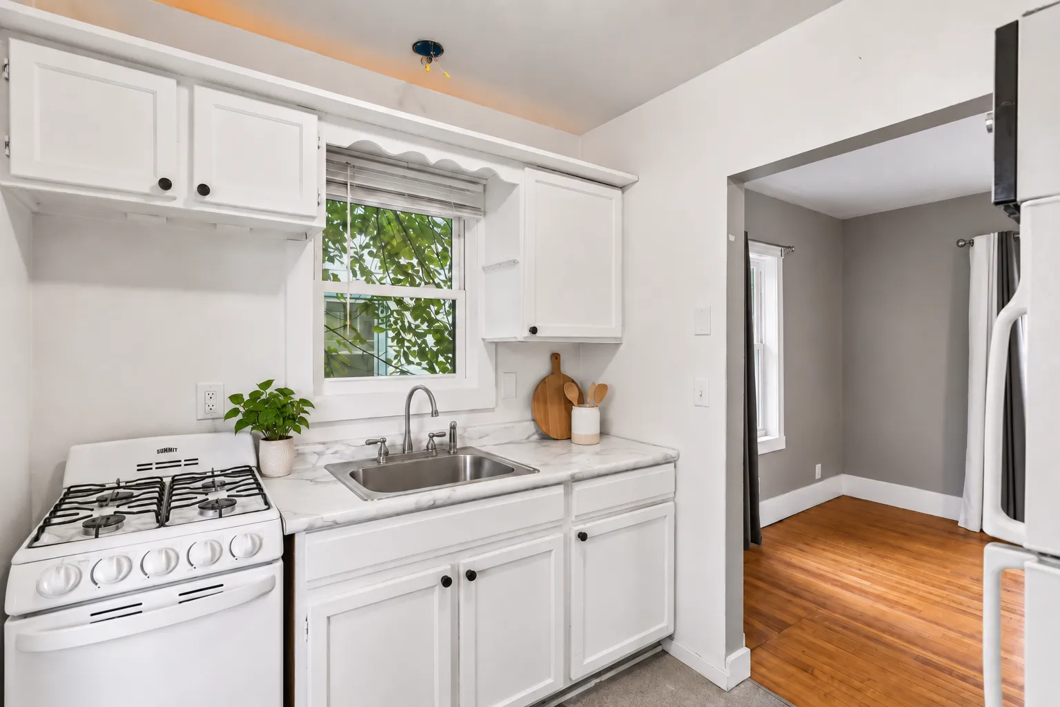 Photo 9 of 4515 Aldrich N Avenue
