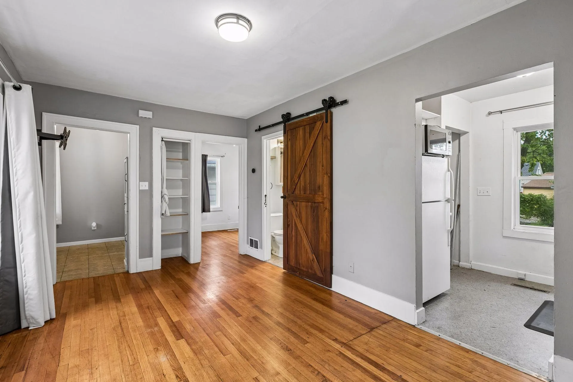 Photo 8 of 4515 Aldrich N Avenue