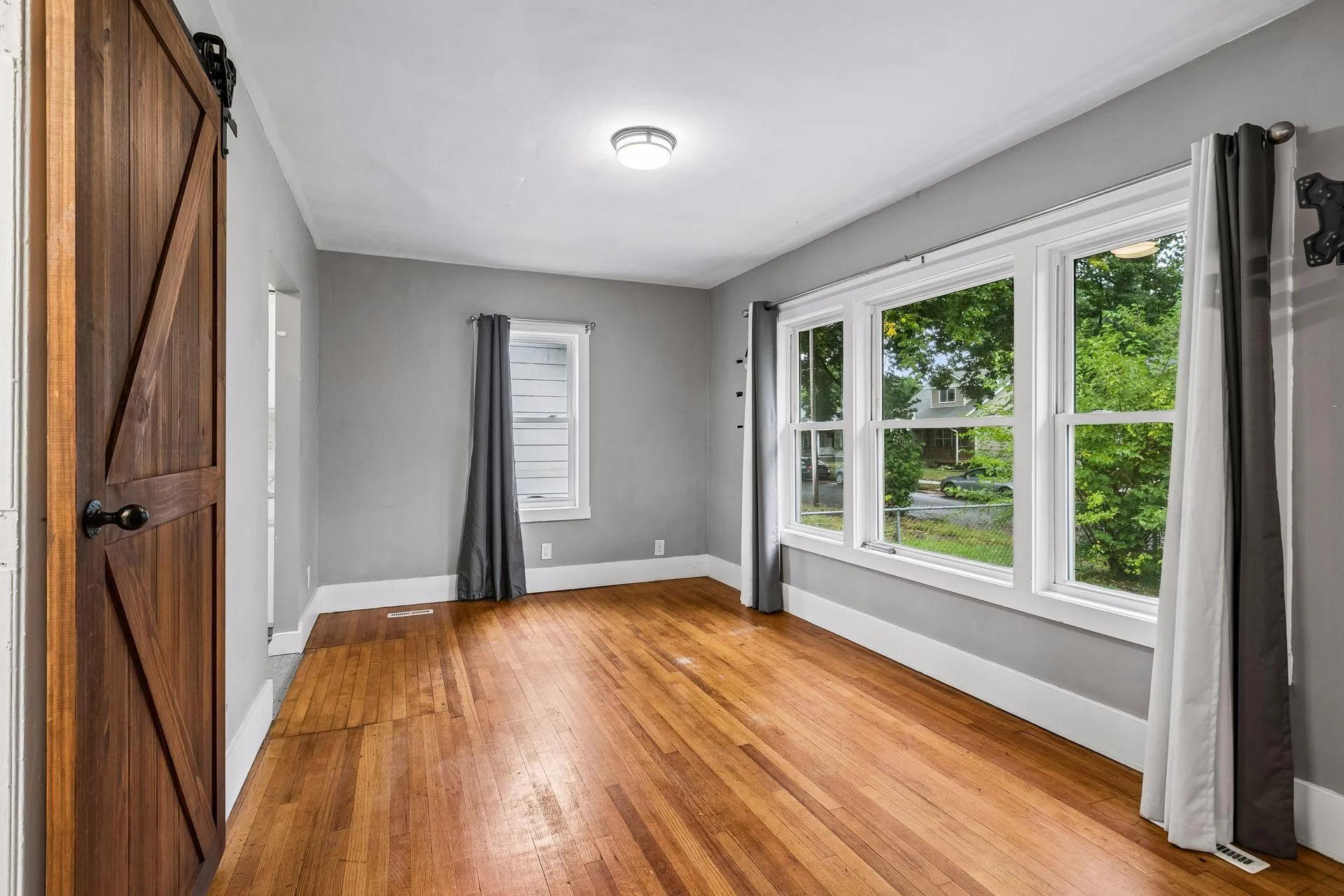 Photo 5 of 4515 Aldrich N Avenue