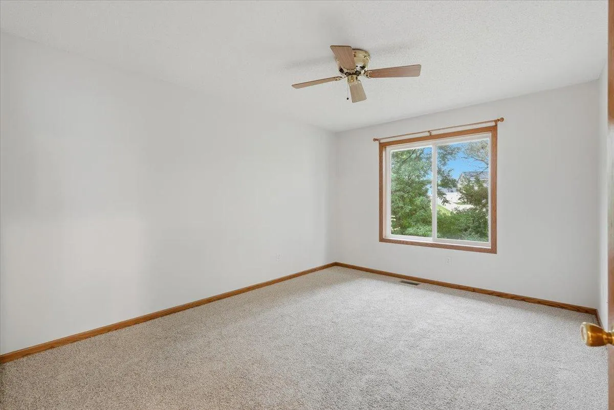 Photo 11 of 471 Meadow Lane
