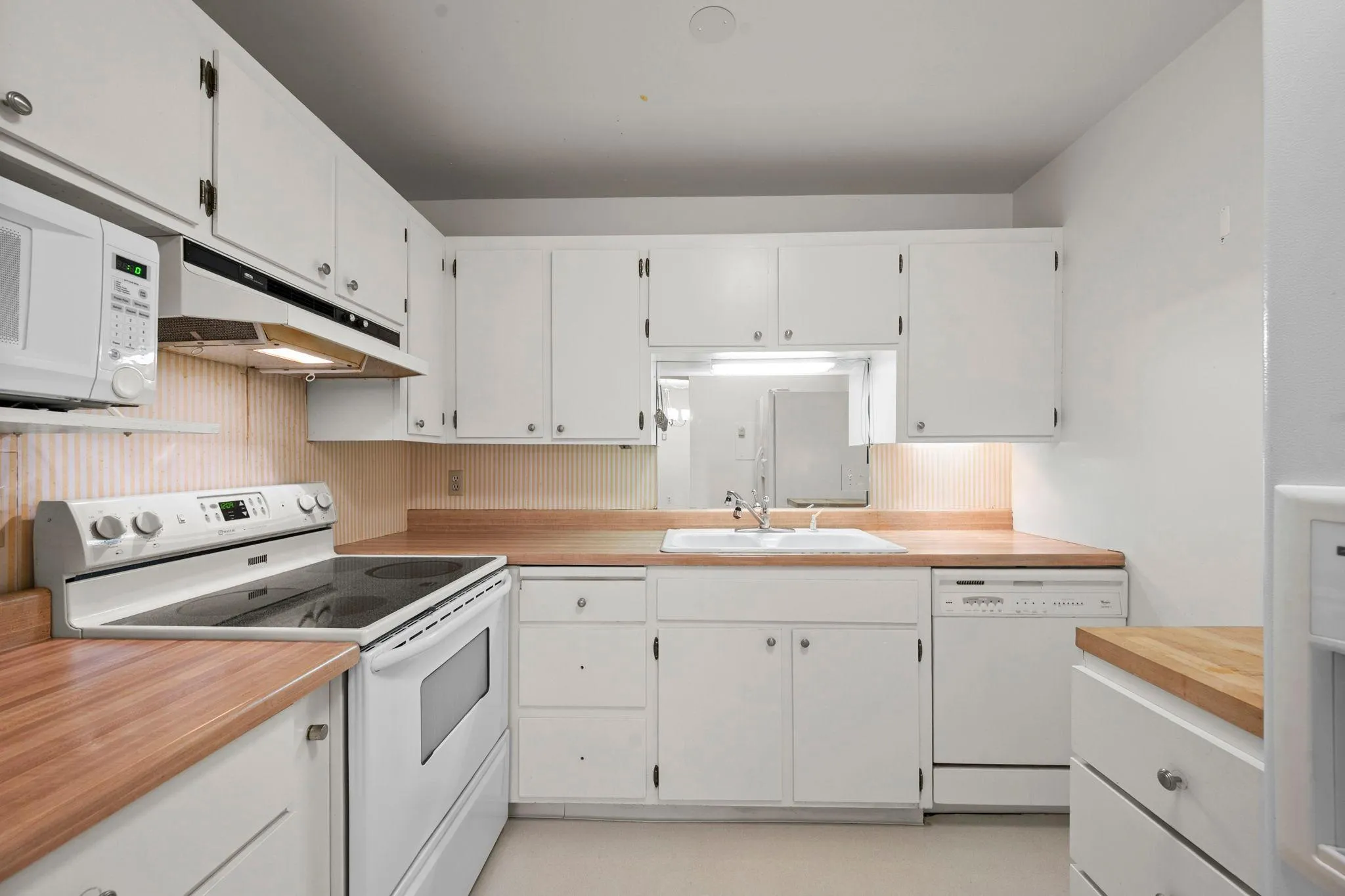 Photo 9 of 6450 York S Avenue Unit 207