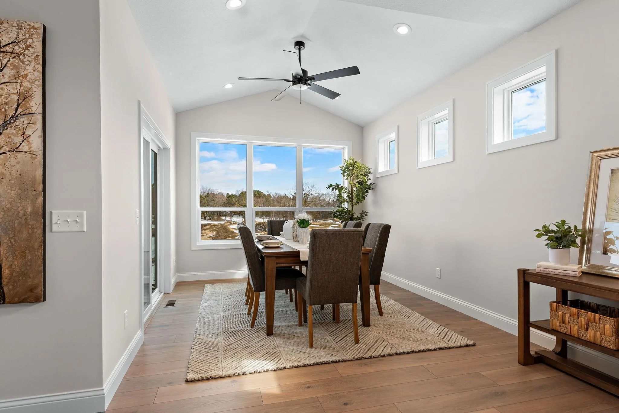 Photo 11 of 3886 Larabee Ne Avenue