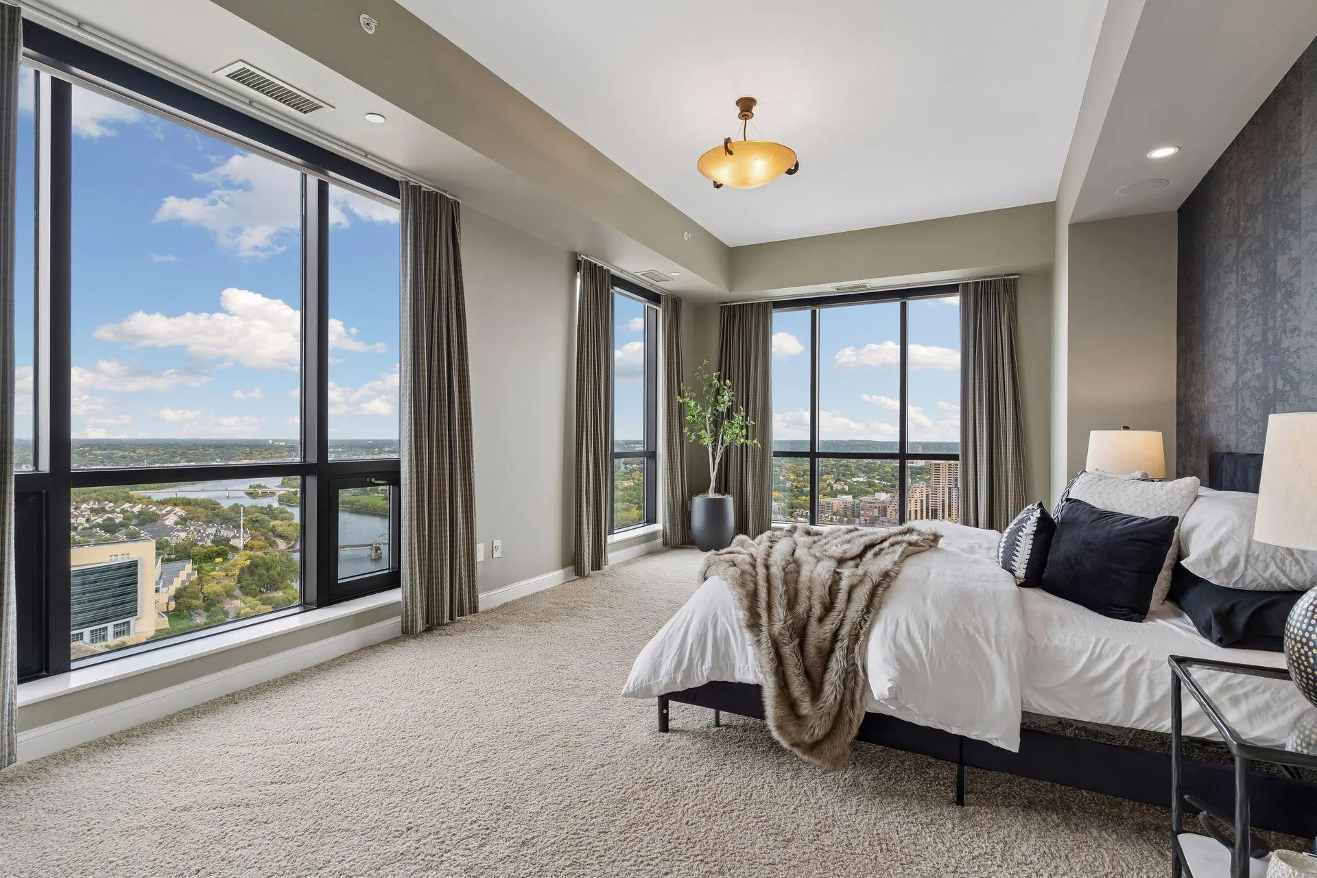 Photo 51 of 100 3rd S Avenue Unit 3302