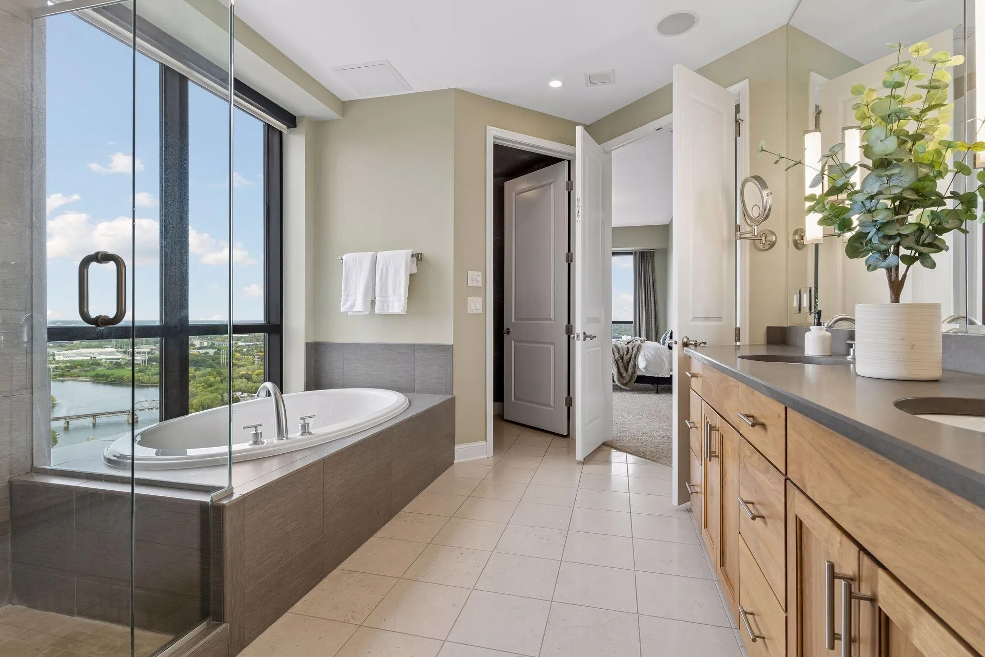 Photo 58 of 100 3rd S Avenue Unit 3302