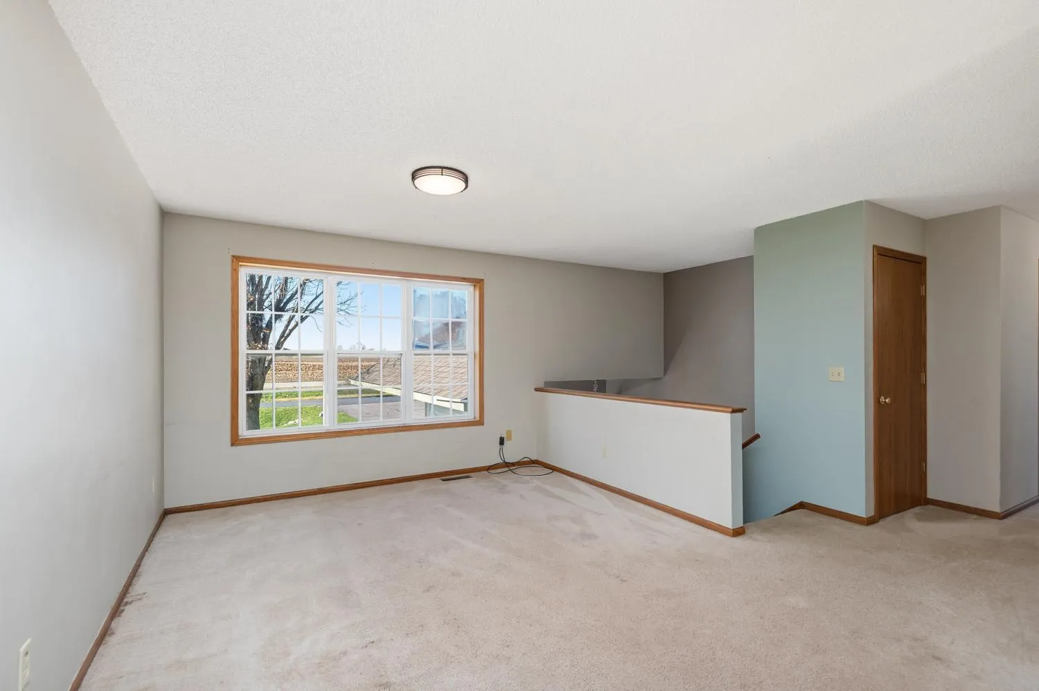 Photo 4 of 7614 Labeaux Ne Avenue