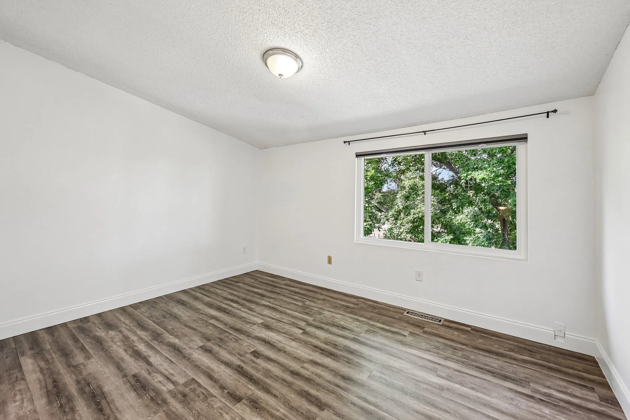 Photo 22 of 4082 Meadowlark Lane