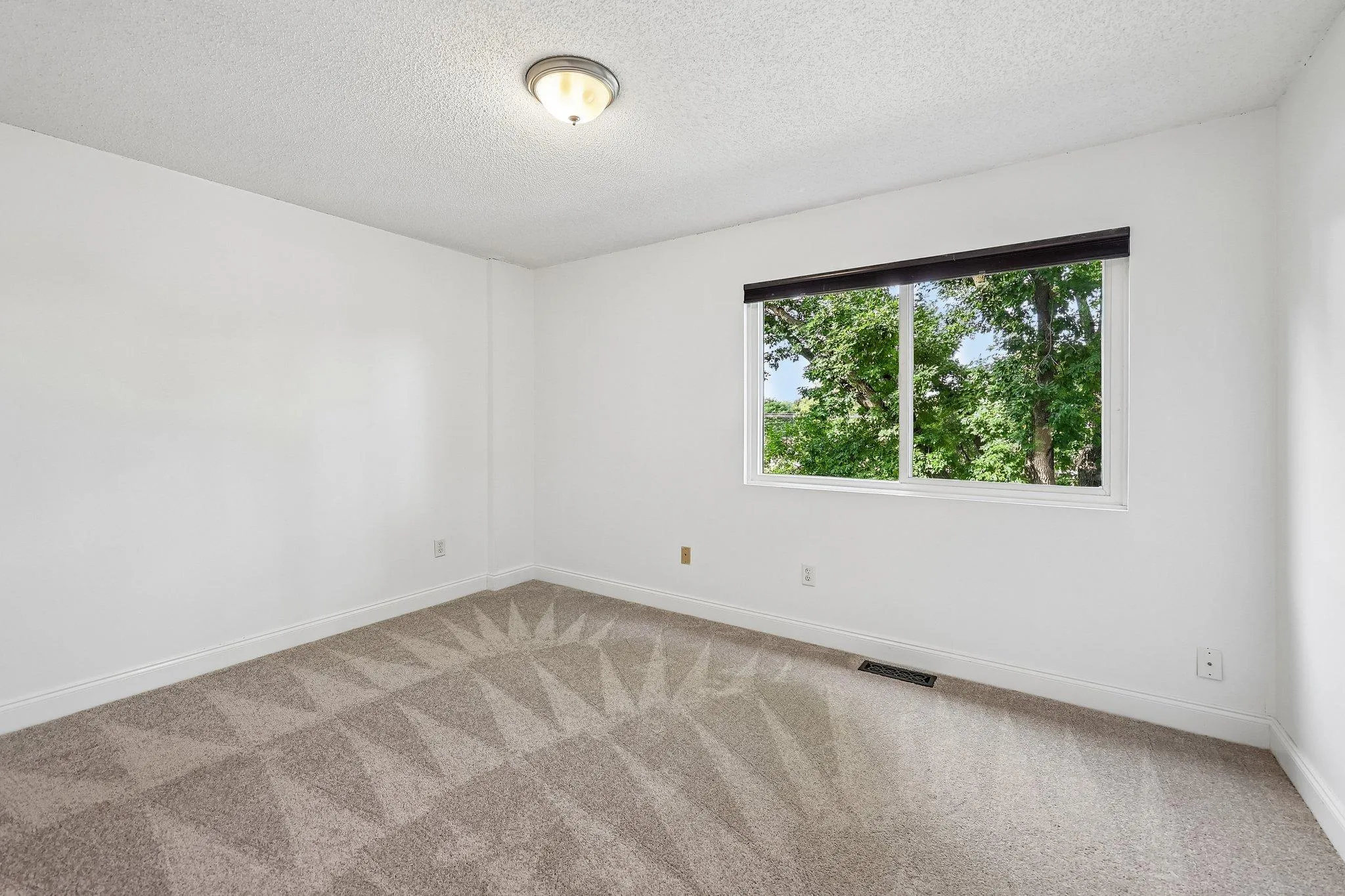 Photo 15 of 4082 Meadowlark Lane