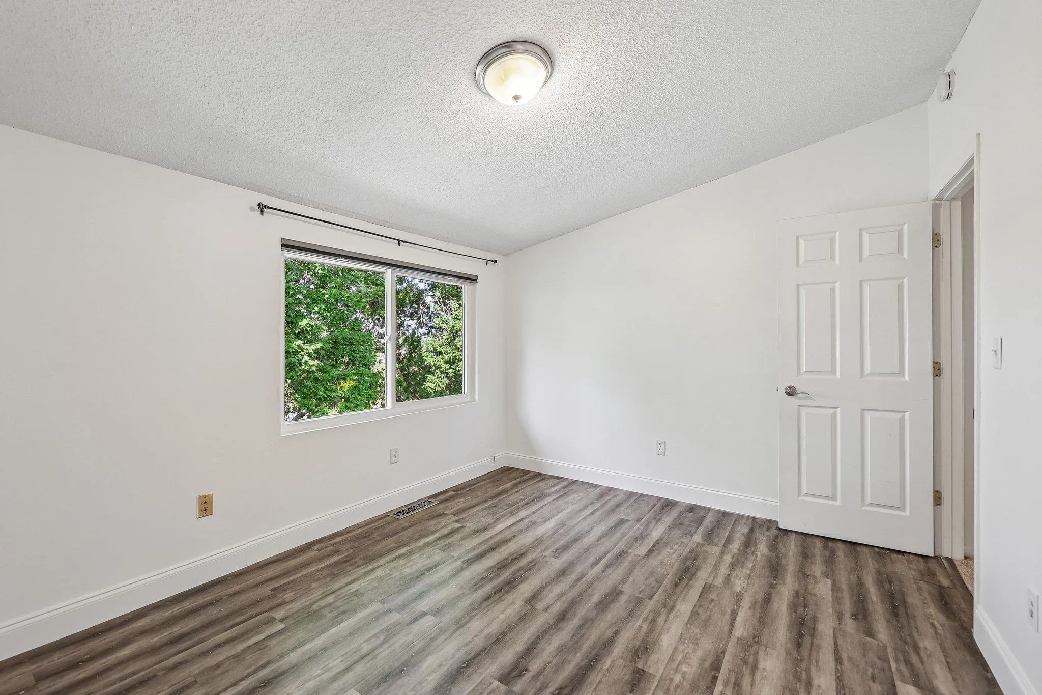 Photo 23 of 4082 Meadowlark Lane