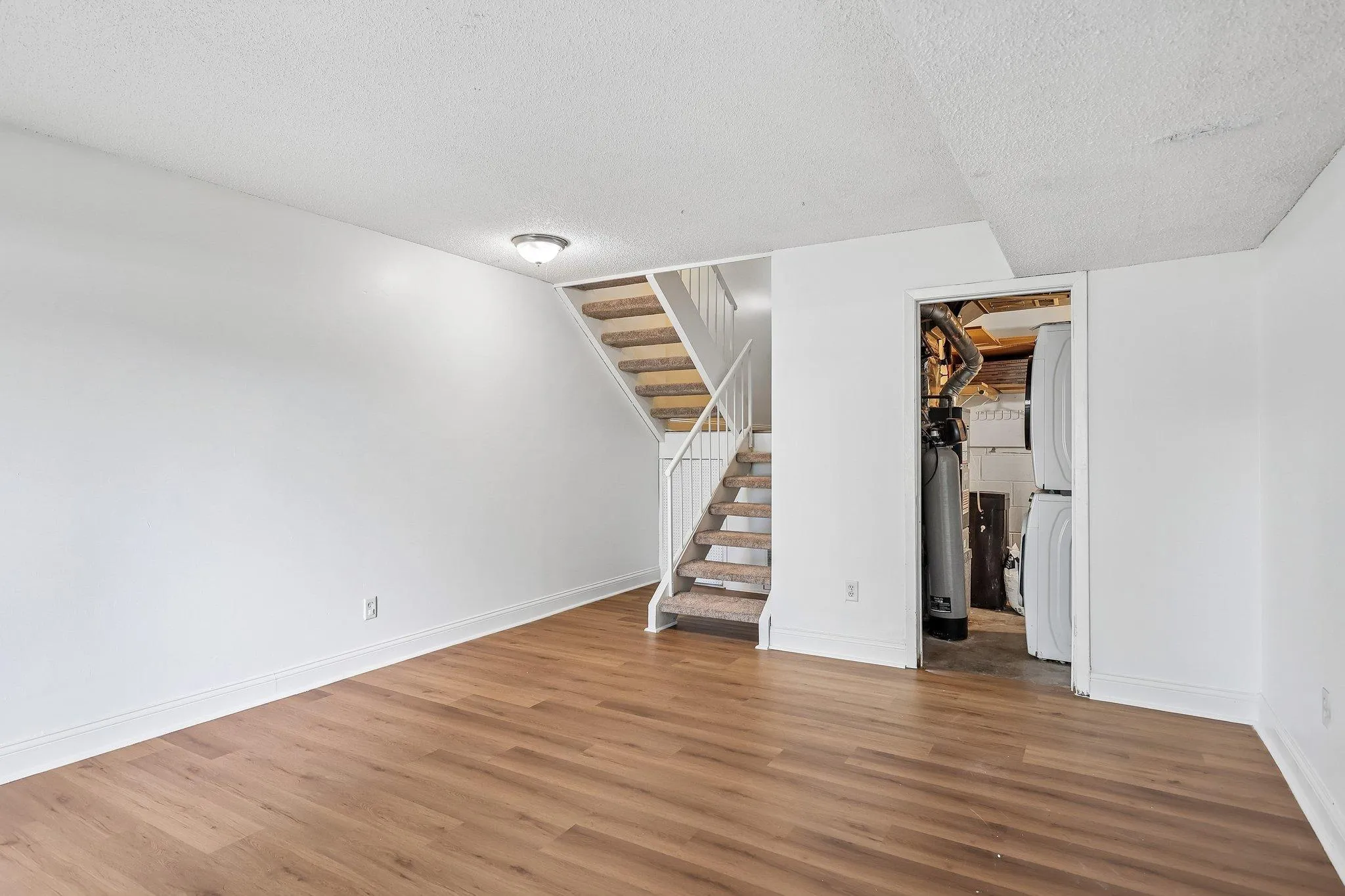Photo 31 of 4082 Meadowlark Lane