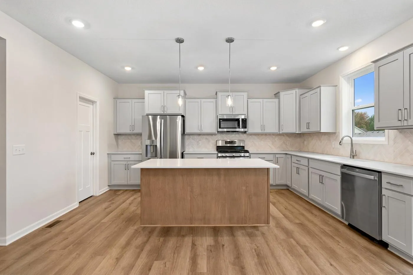 Photo 17 of 11590 19th Ne Street