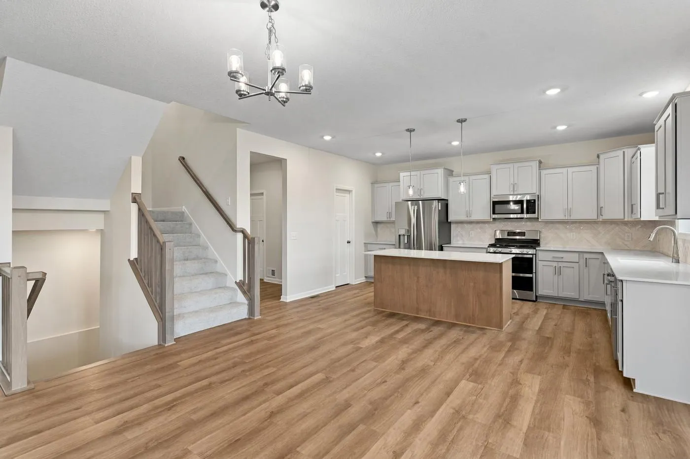 Photo 13 of 11590 19th Ne Street