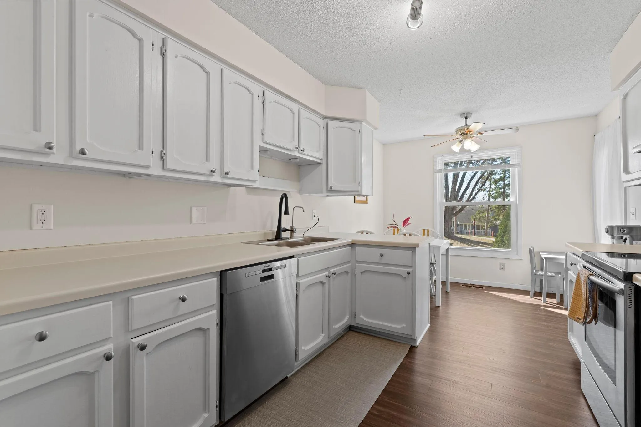 Photo 16 of 3861 Gold Point Unit B