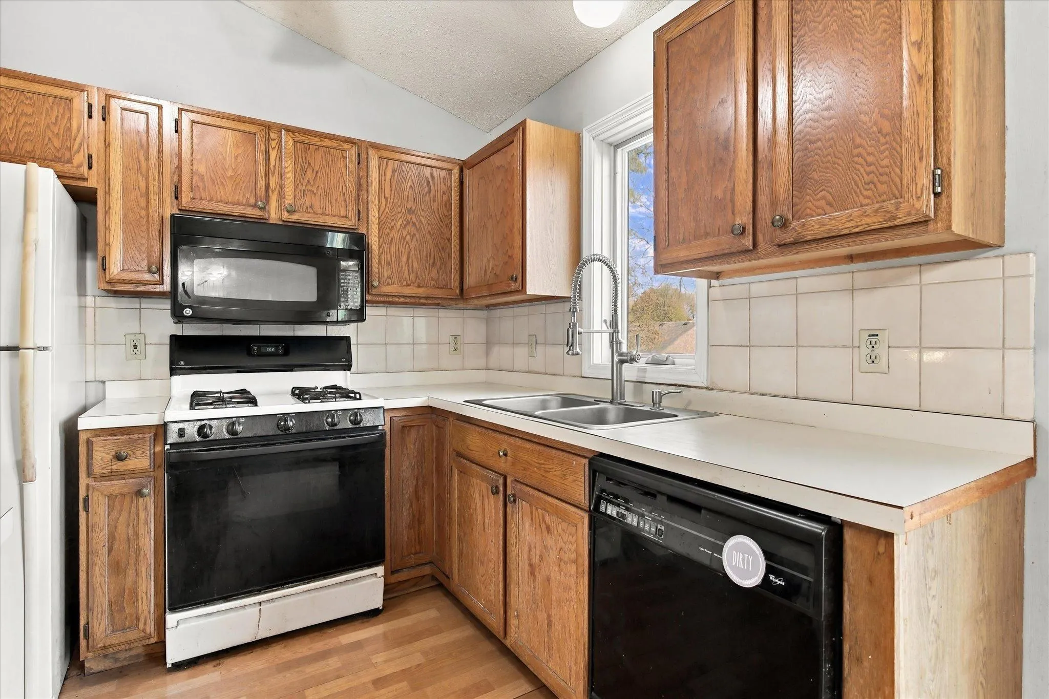 Photo 5 of 16650 Jersey Court