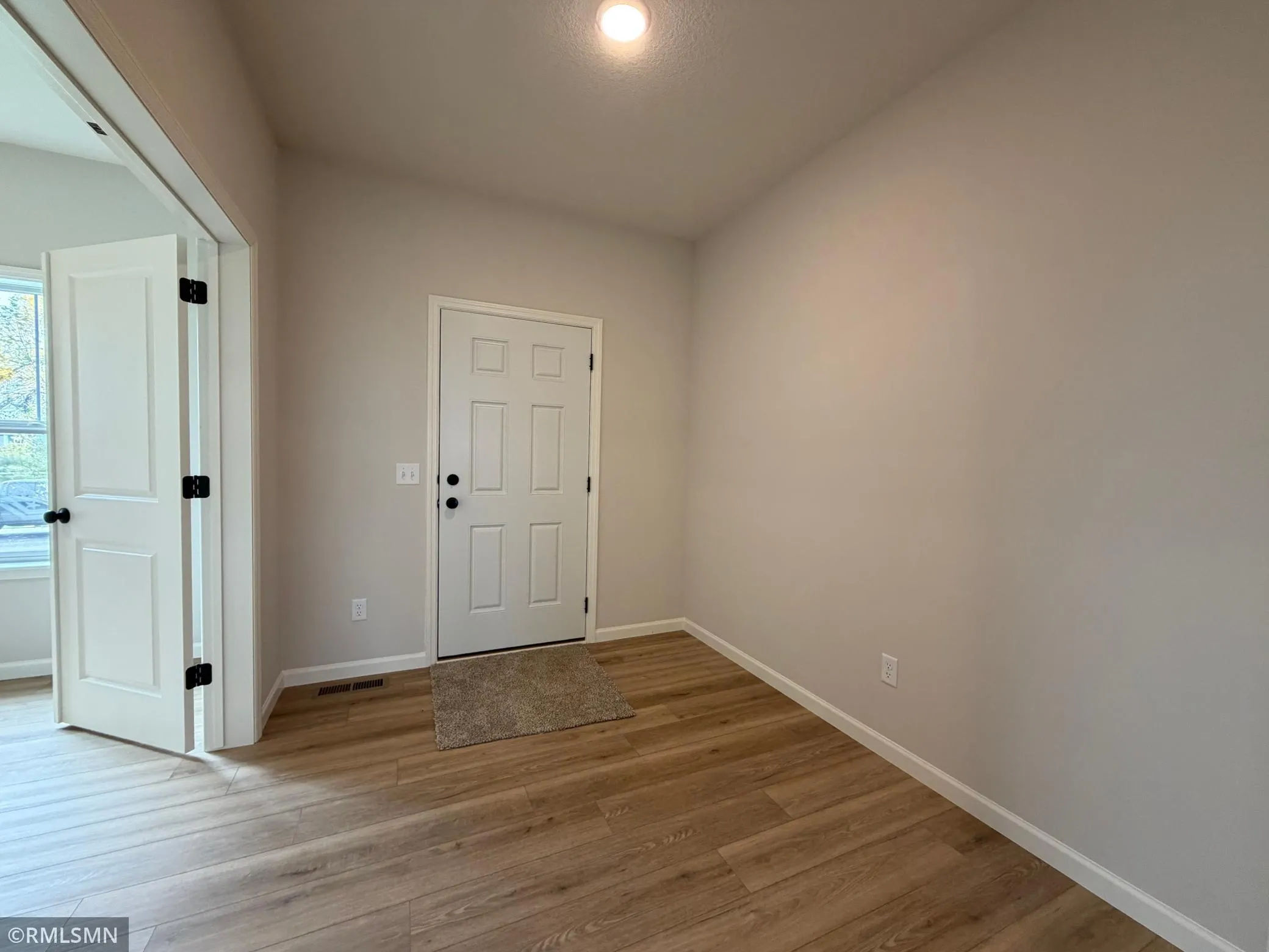 Photo 3 of 6250 Rachele Ne Avenue