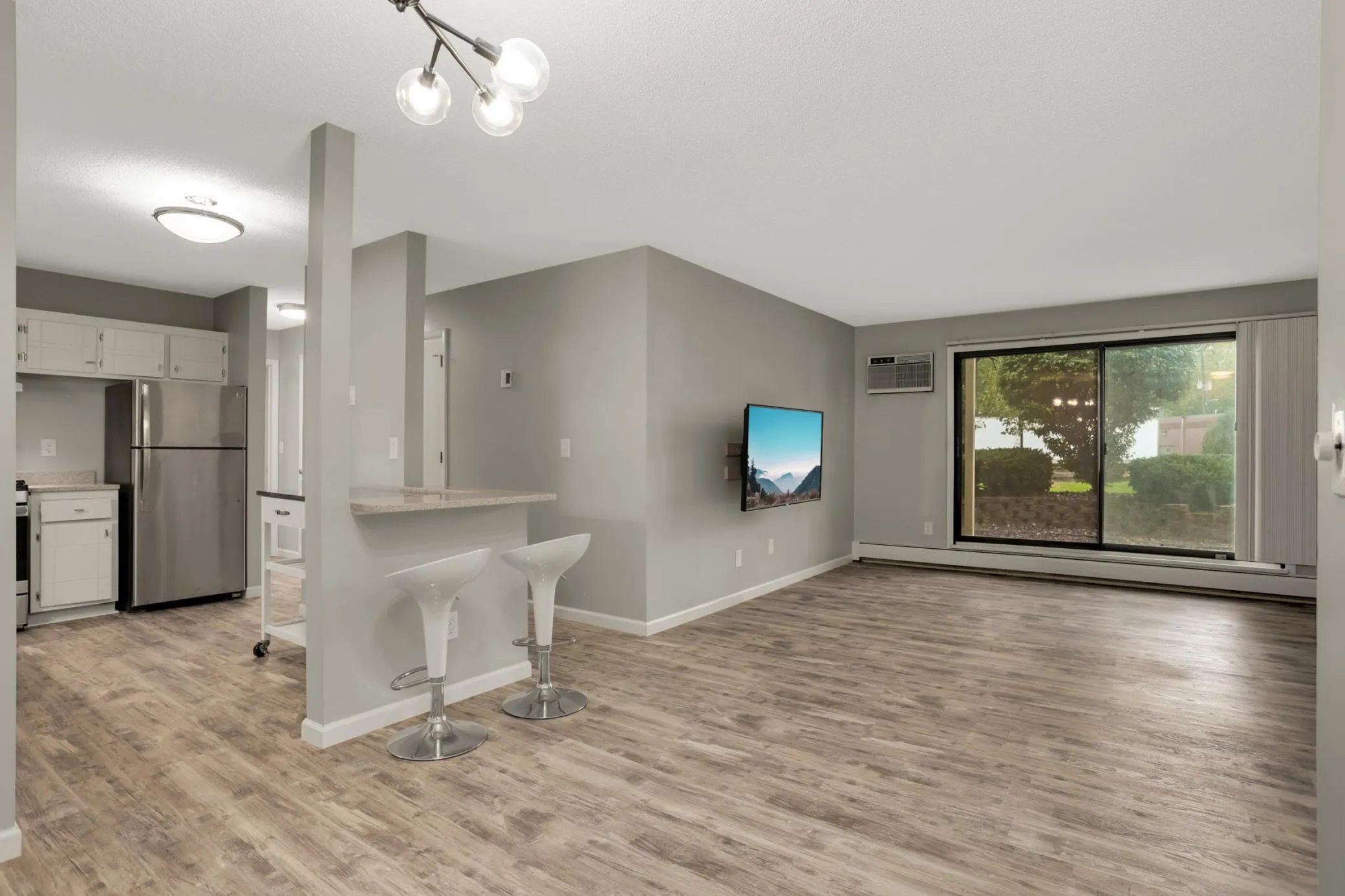 Photo 9 of 3914 Foss Road Unit 101