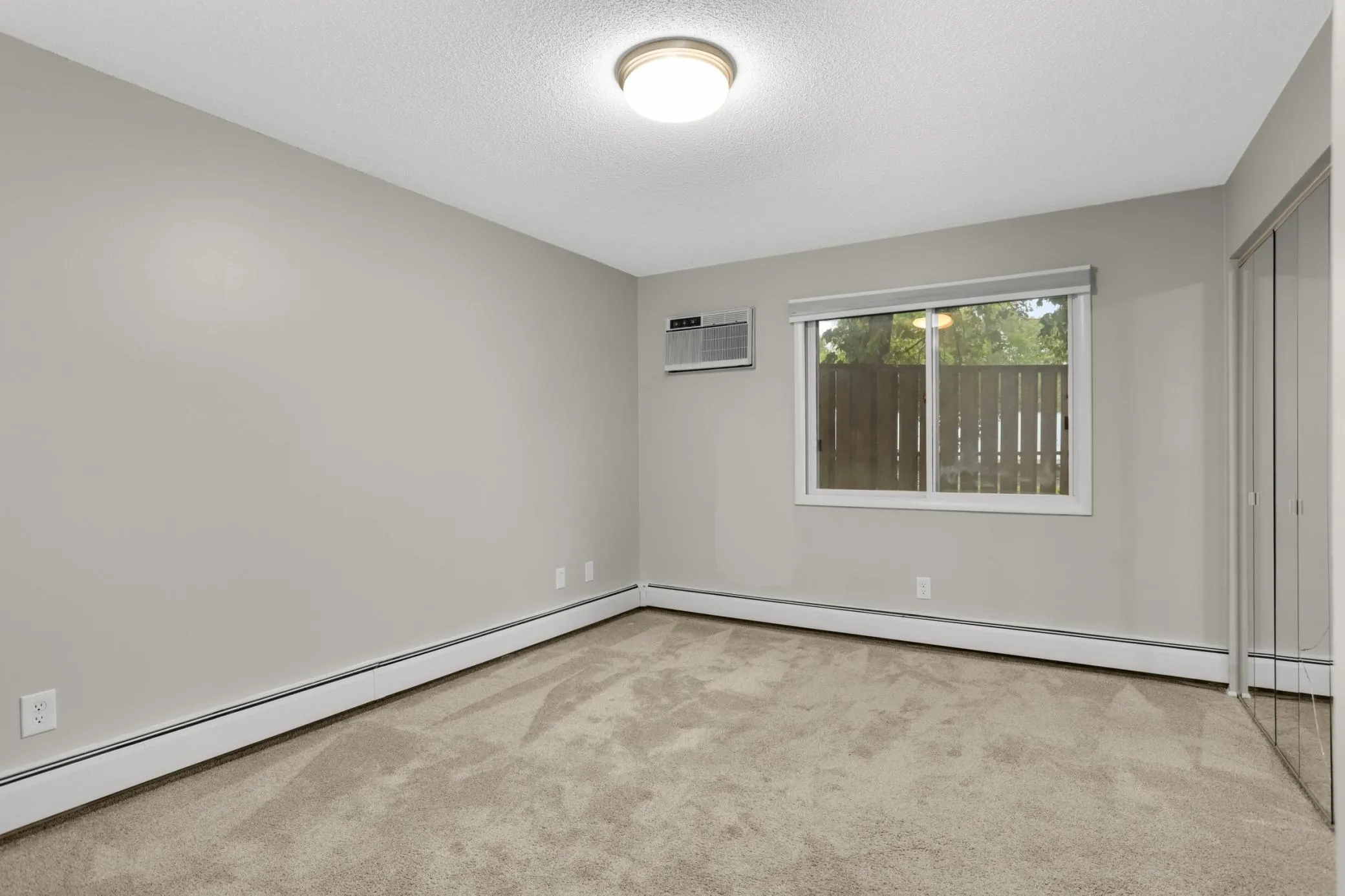 Photo 15 of 3914 Foss Road Unit 101