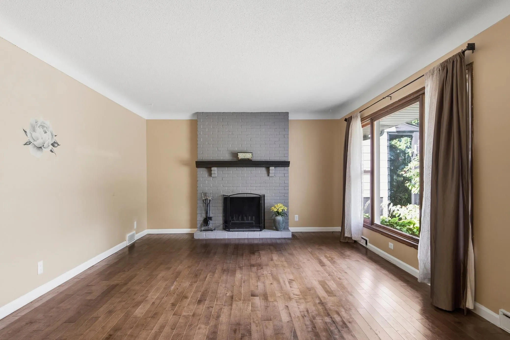 Photo 10 of 1476 Burns Avenue