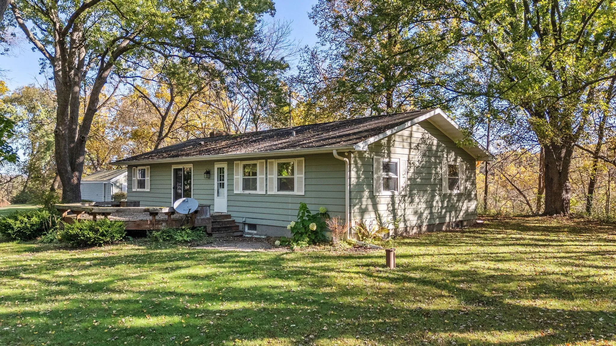 Photo 2 of 1742 Hillcrest Drive