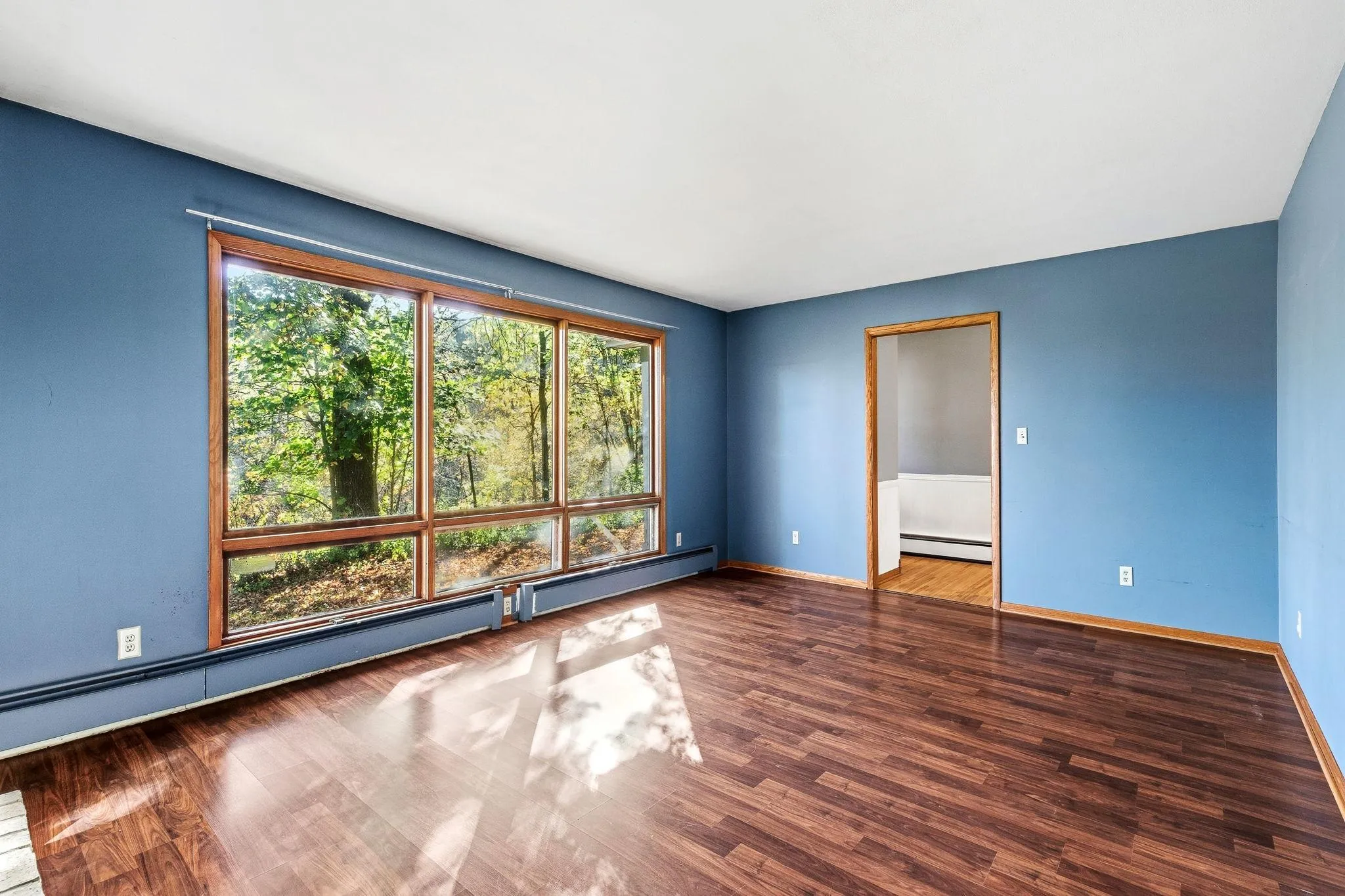 Photo 4 of 1742 Hillcrest Drive