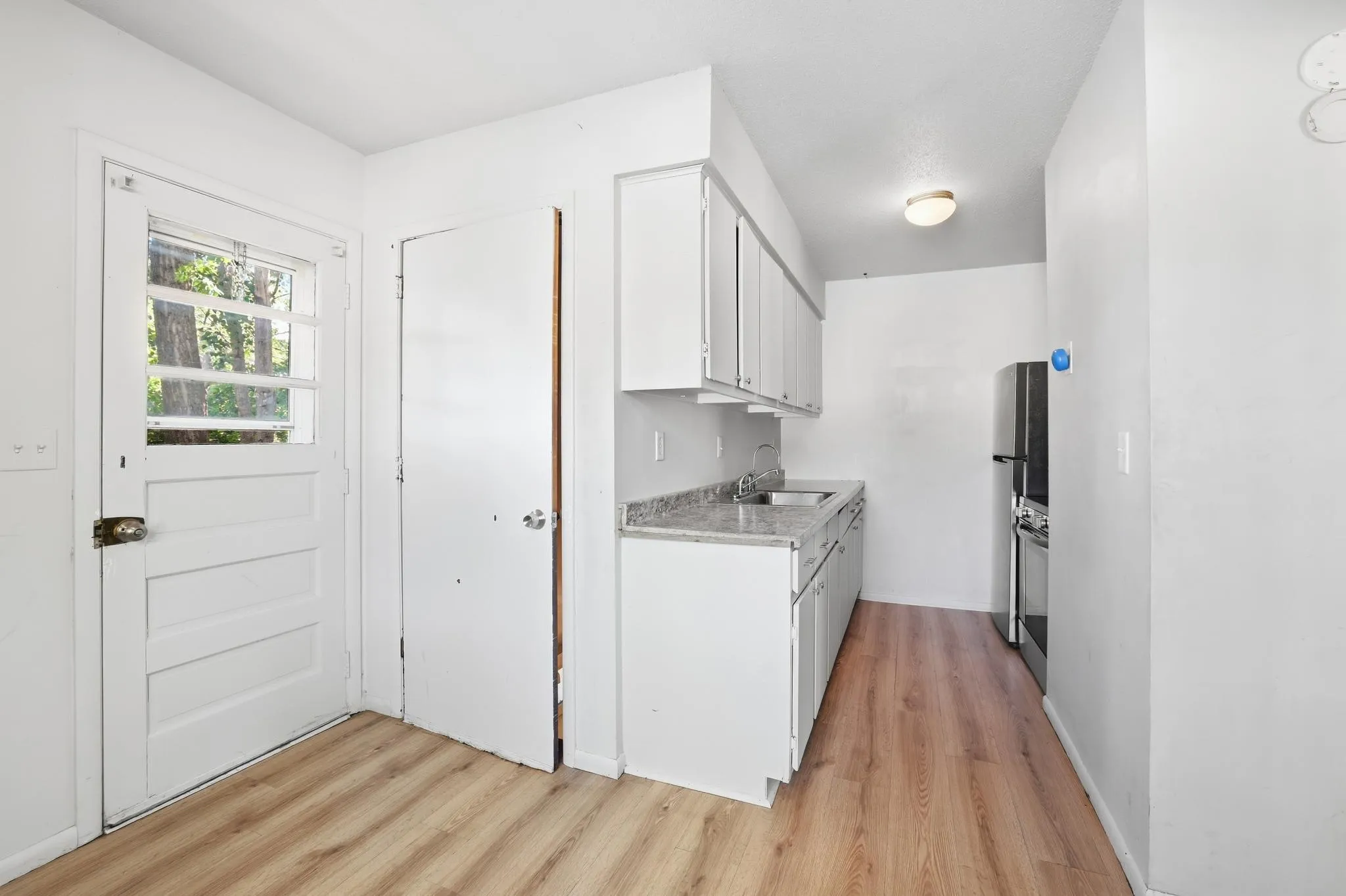 Photo 11 of 5013 Shoreline Drive