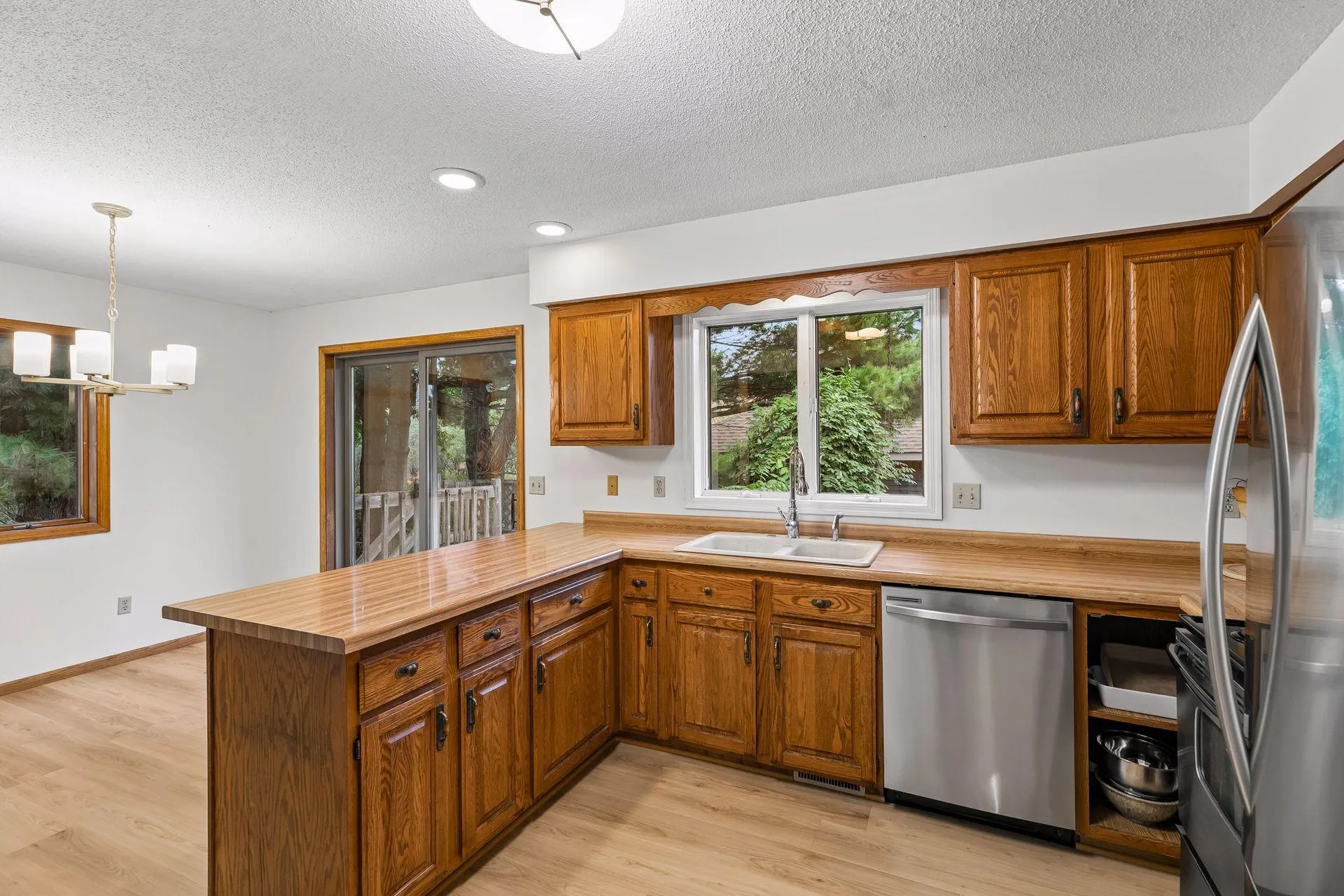 Photo 11 of 1112 Grandview Drive