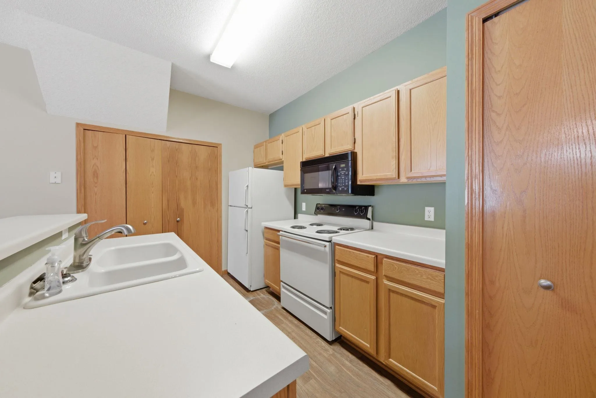 Photo 9 of 14172 Plymouth Avenue Unit 28