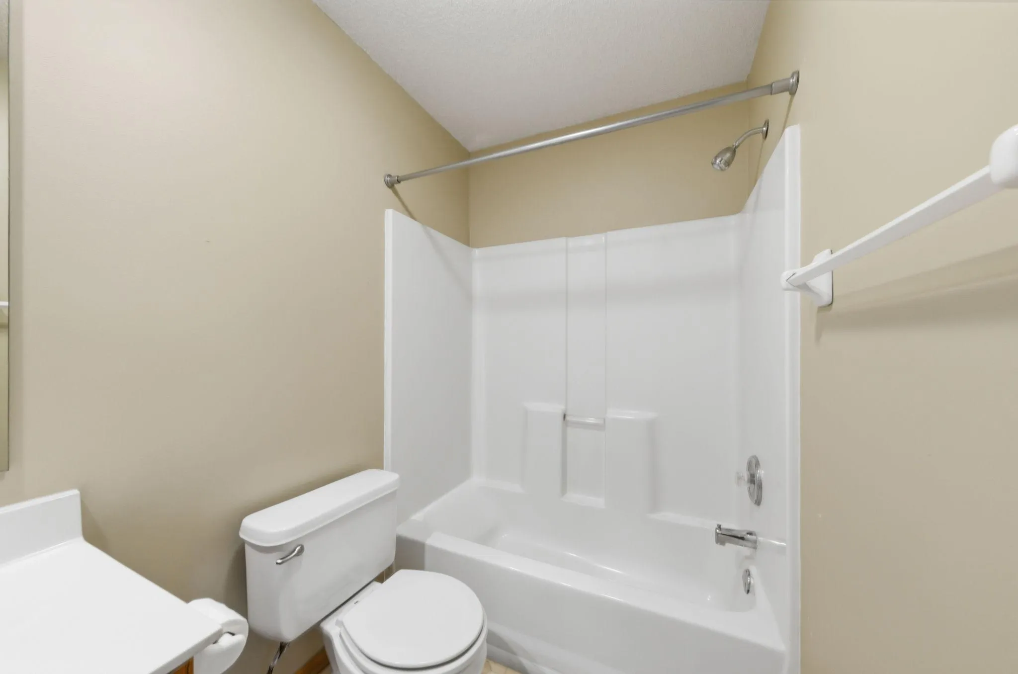 Photo 15 of 14172 Plymouth Avenue Unit 28