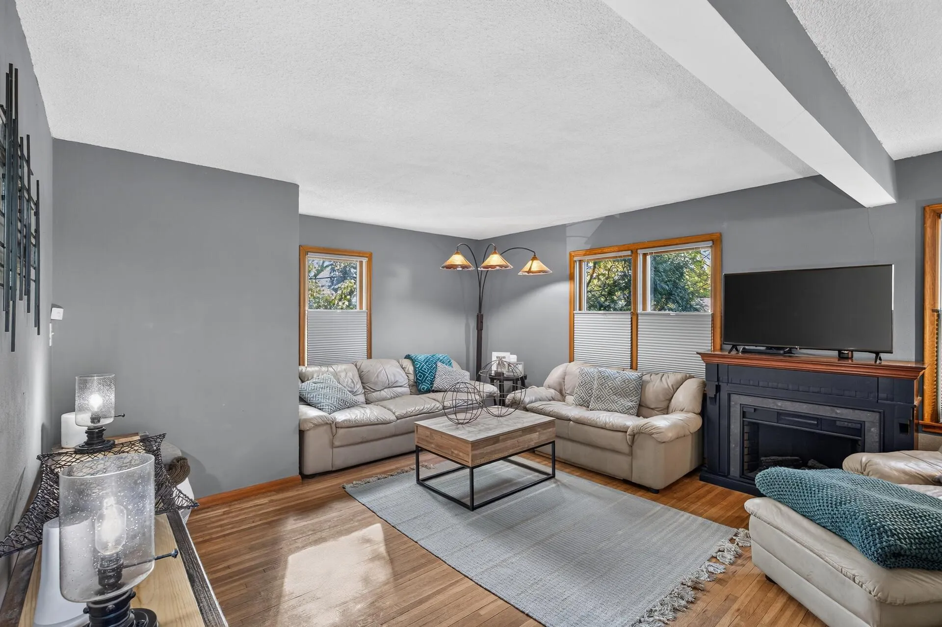 Photo 4 of 810 Summit Avenue