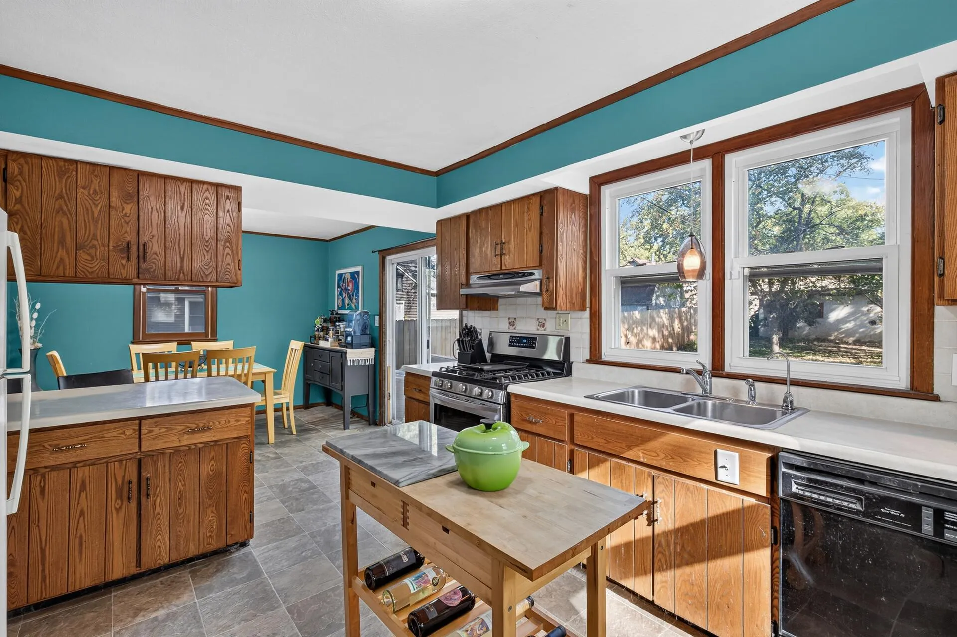 Photo 8 of 810 Summit Avenue