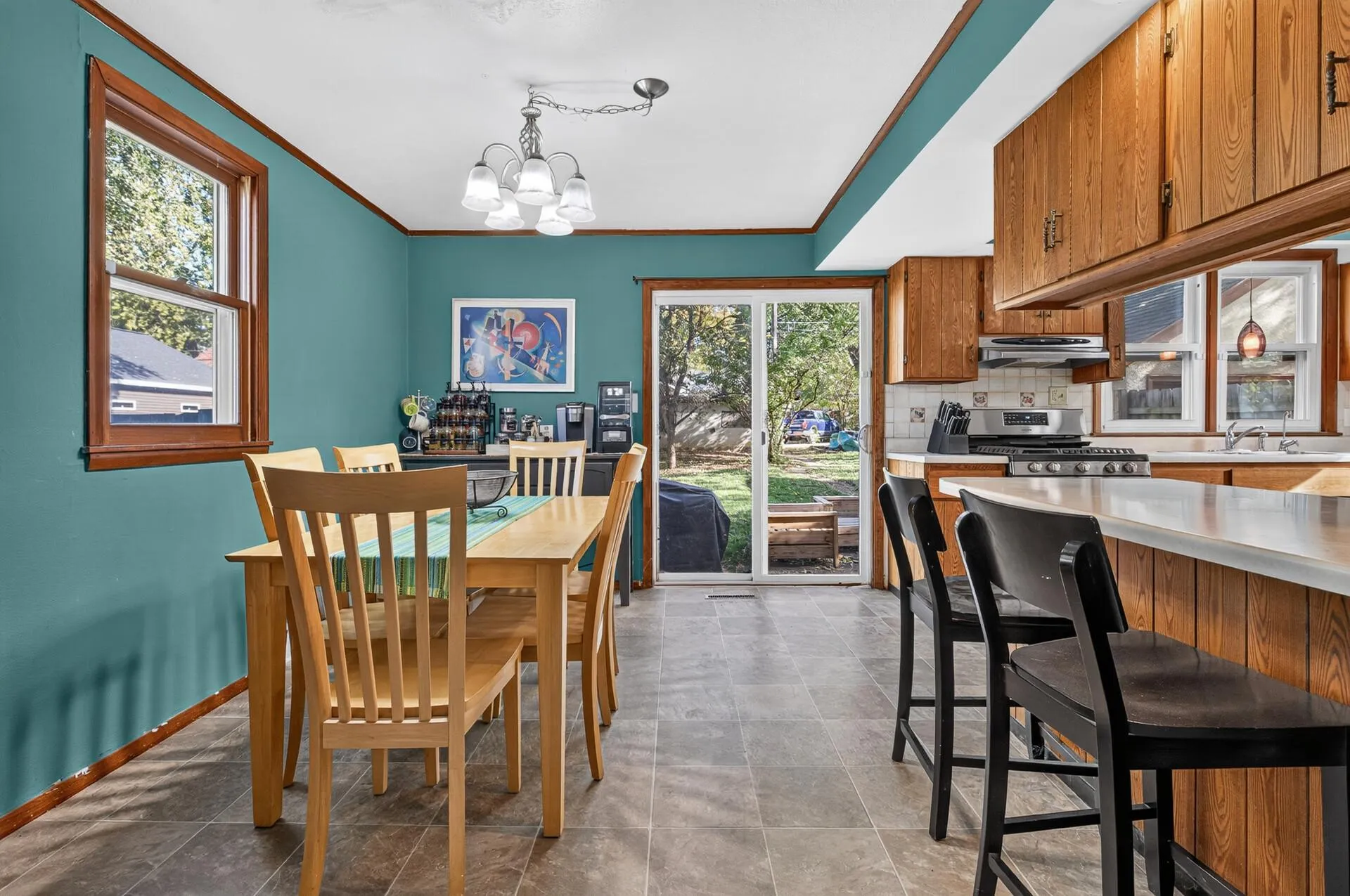 Photo 7 of 810 Summit Avenue
