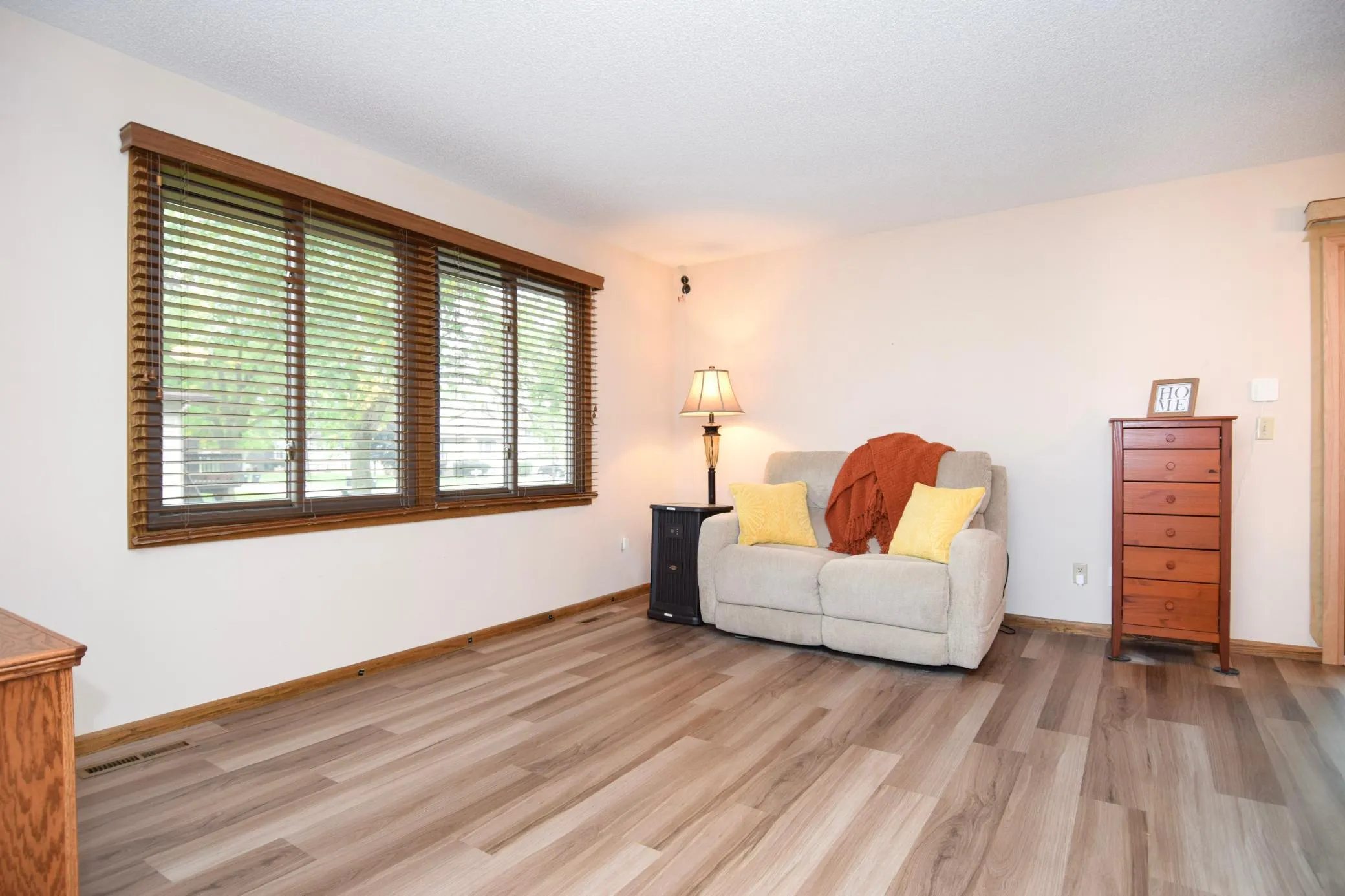 Photo 5 of 8724 N Maplebrook Circle
