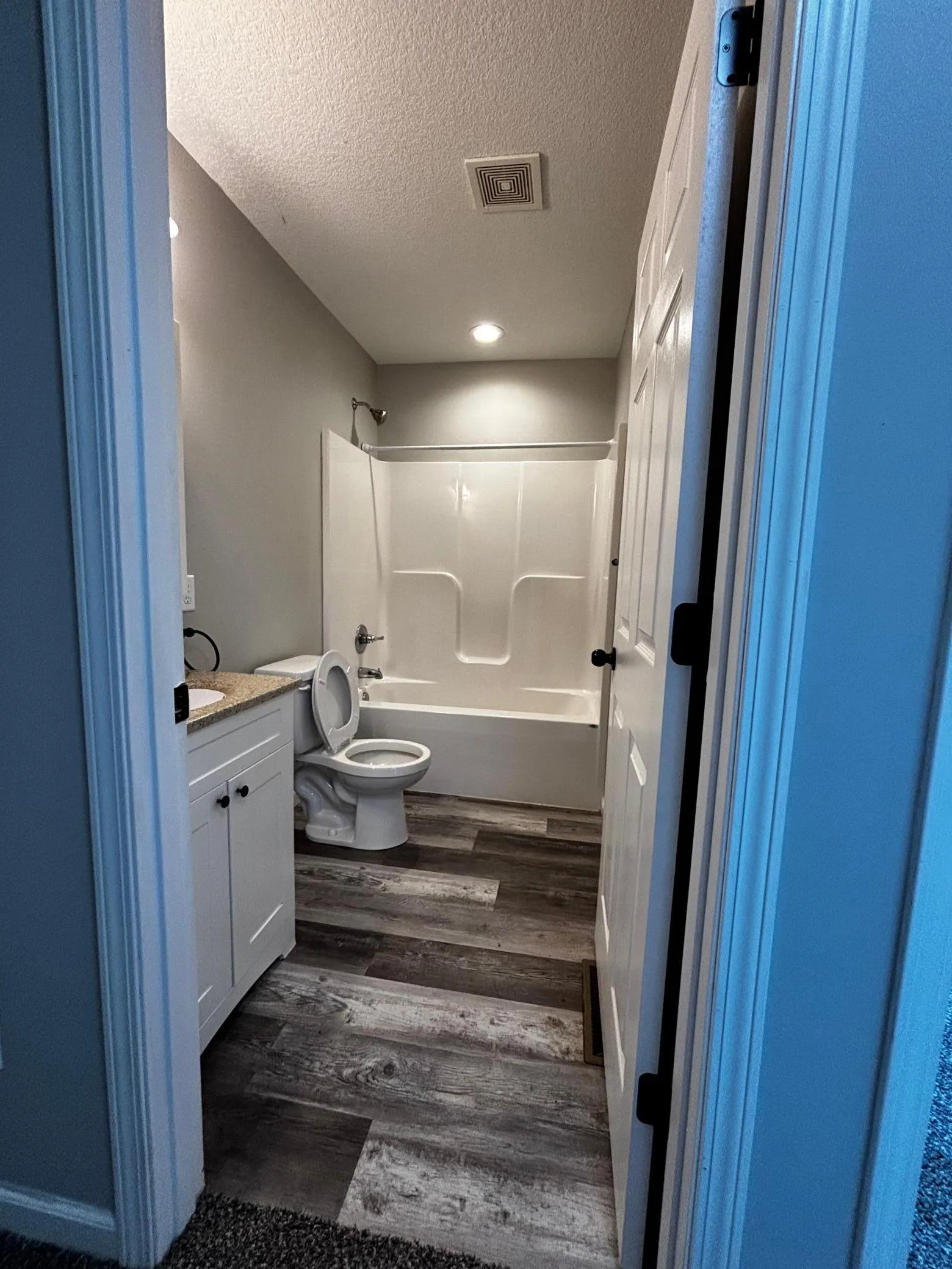 Photo 15 of 1206 W 9th Street