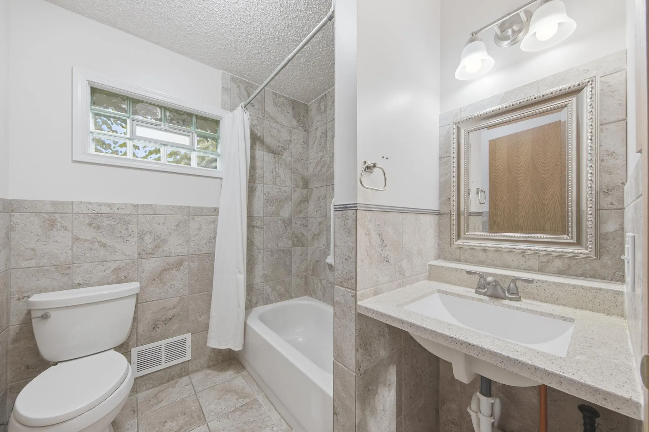 Photo 11 of 6009 2nd Ne Street