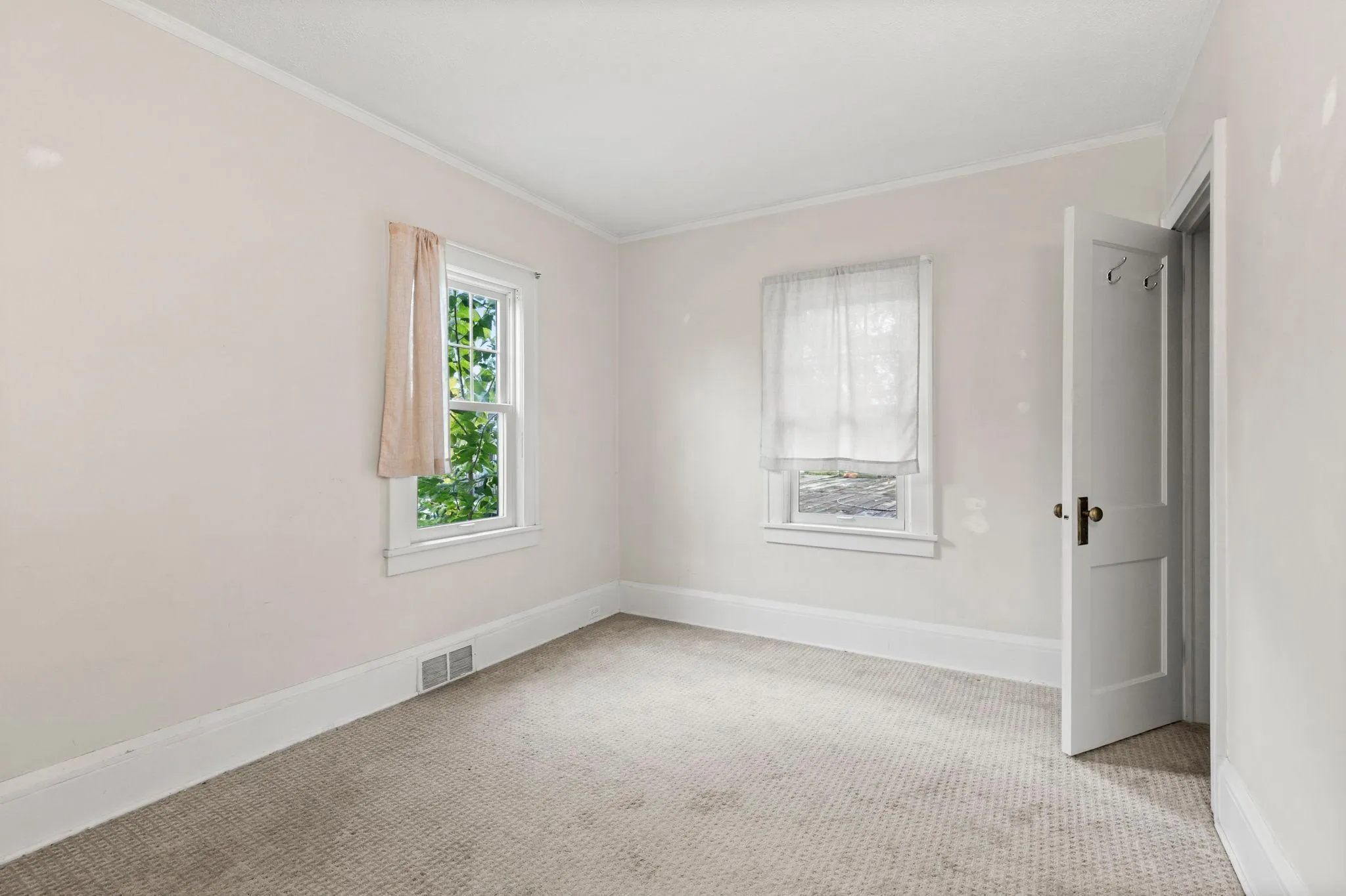Photo 9 of 4648 1st S Avenue