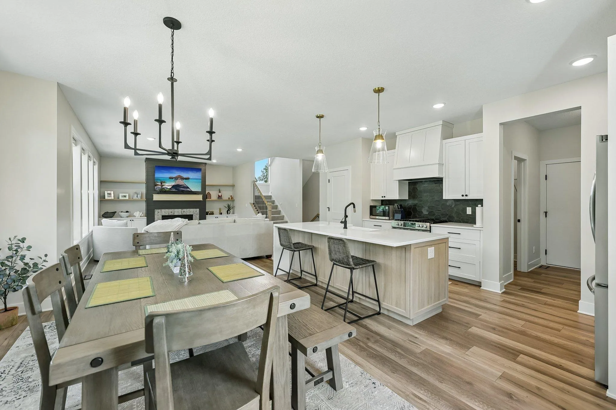 Photo 11 of 399 Tessier Court
