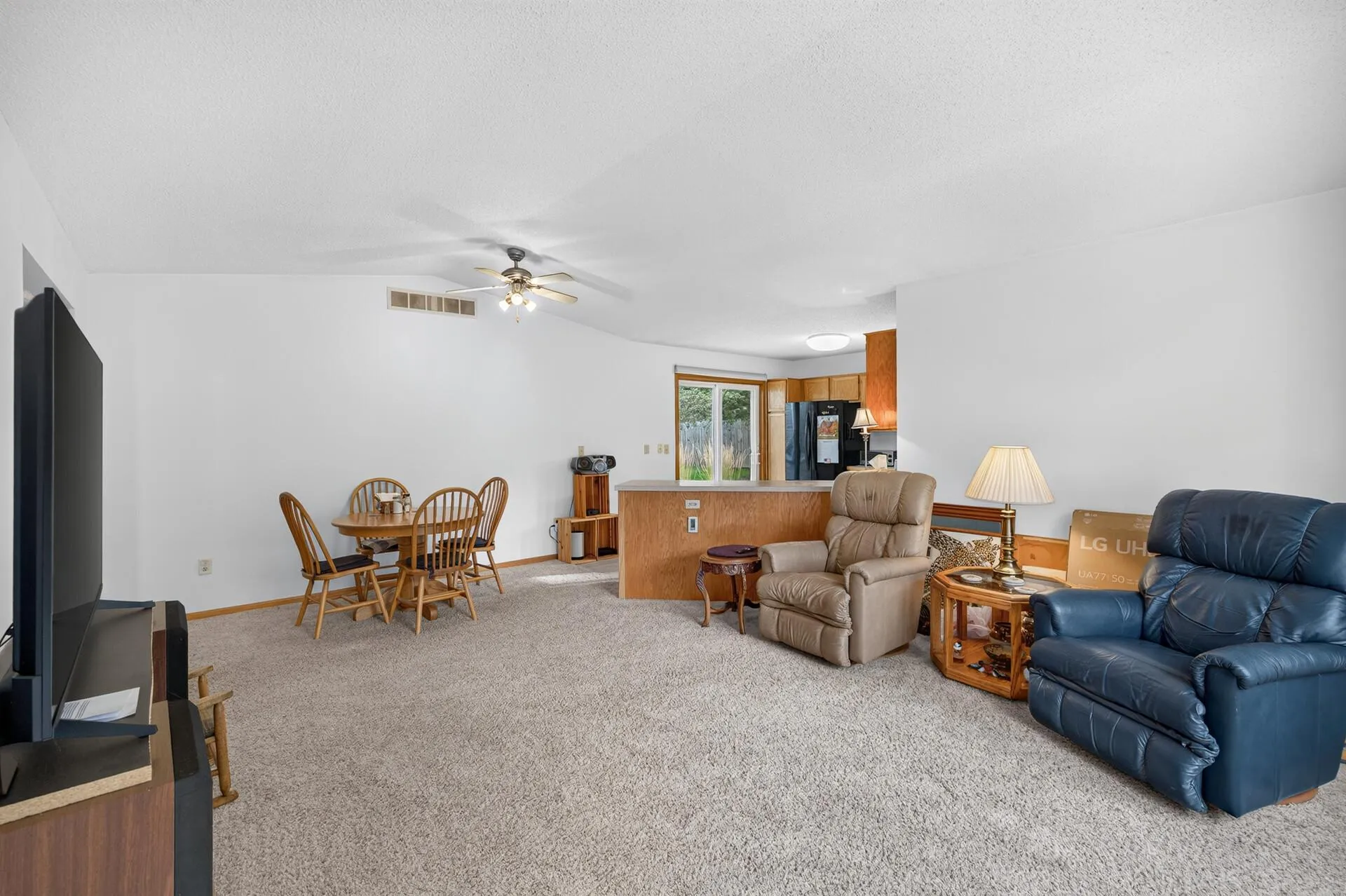 Photo 5 of 11991 Yellow Pine Nw Street