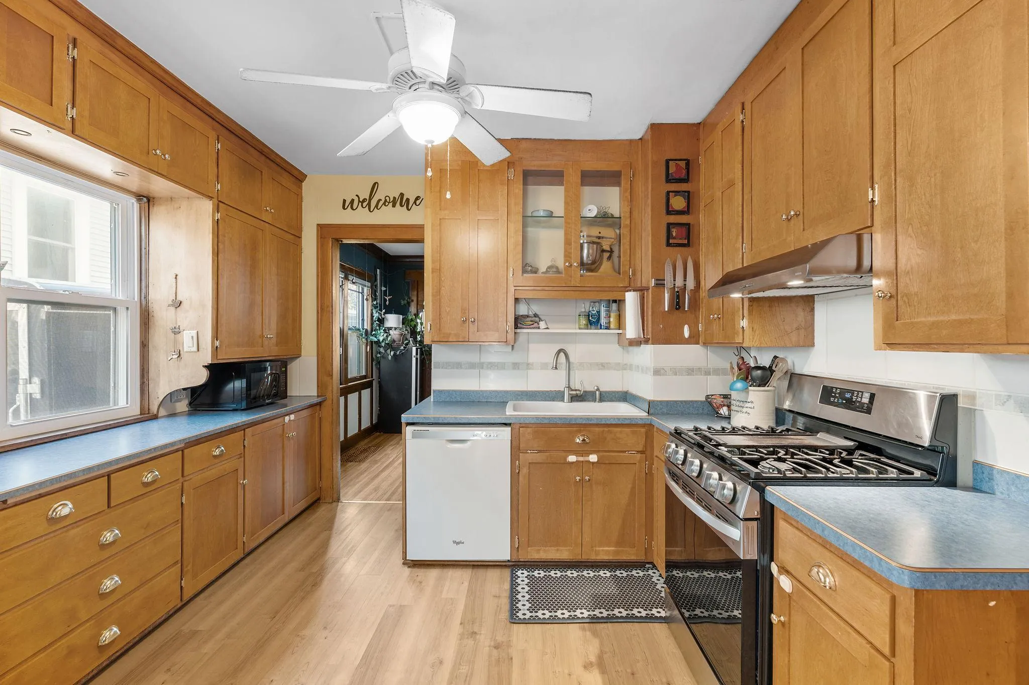 Photo 9 of 3411 Pillsbury S Avenue