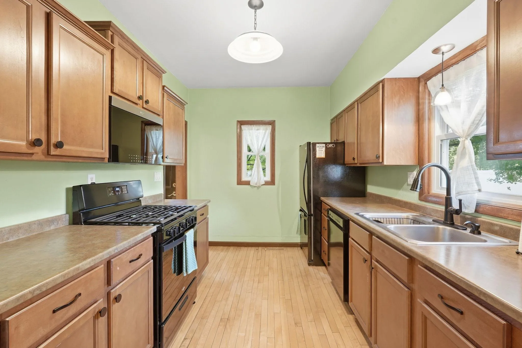 Photo 10 of 208 W Maple Street