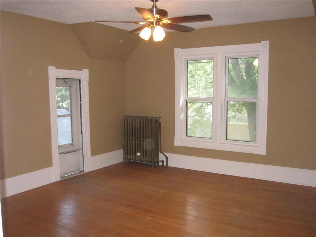 Photo 13 of 230 N Arch Avenue