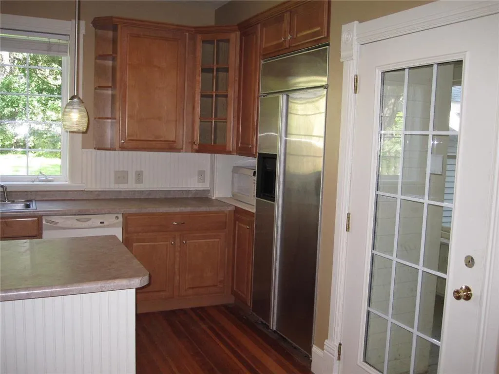 Photo 8 of 230 N Arch Avenue