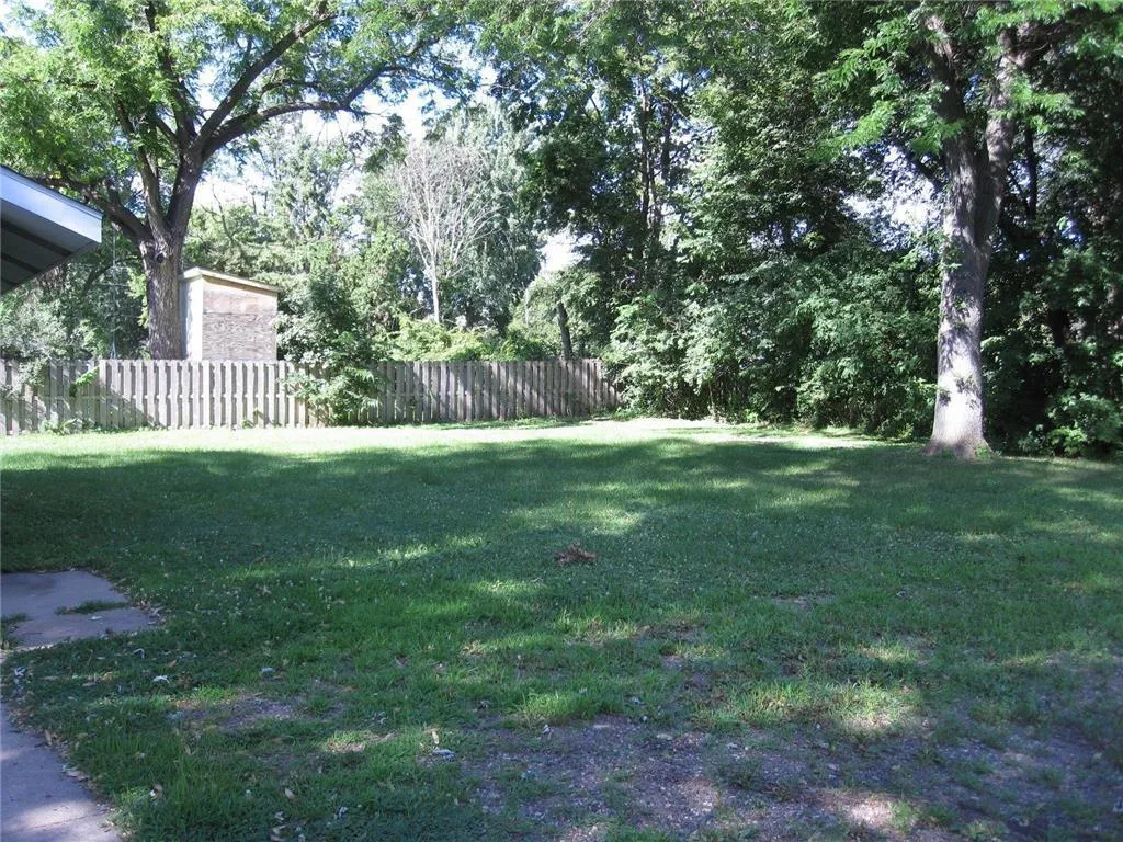 Photo 2 of 230 N Arch Avenue