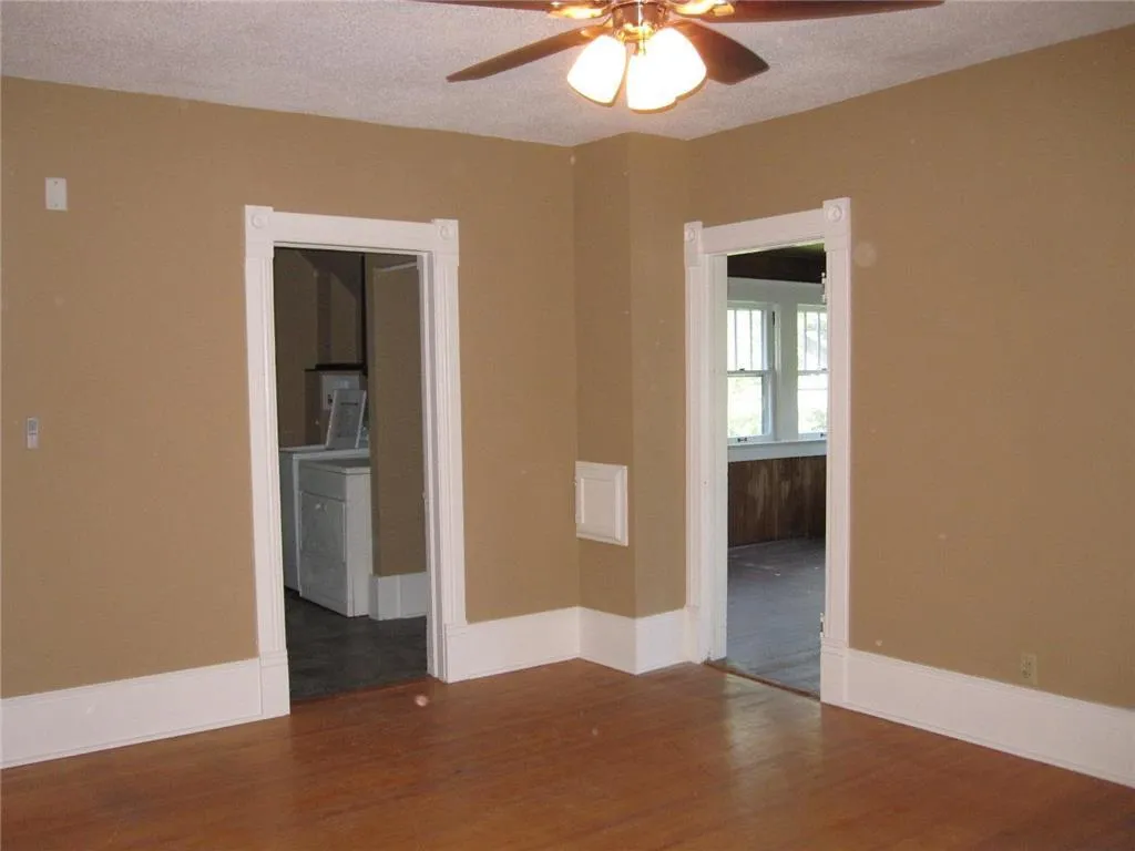 Photo 11 of 230 N Arch Avenue