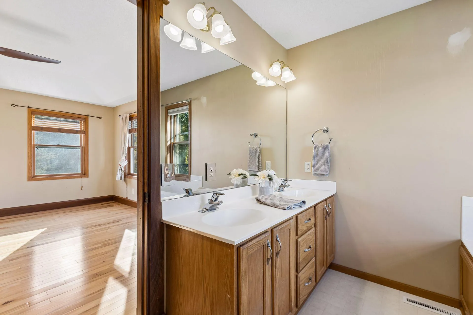 Photo 42 of 1128 Creekside Circle