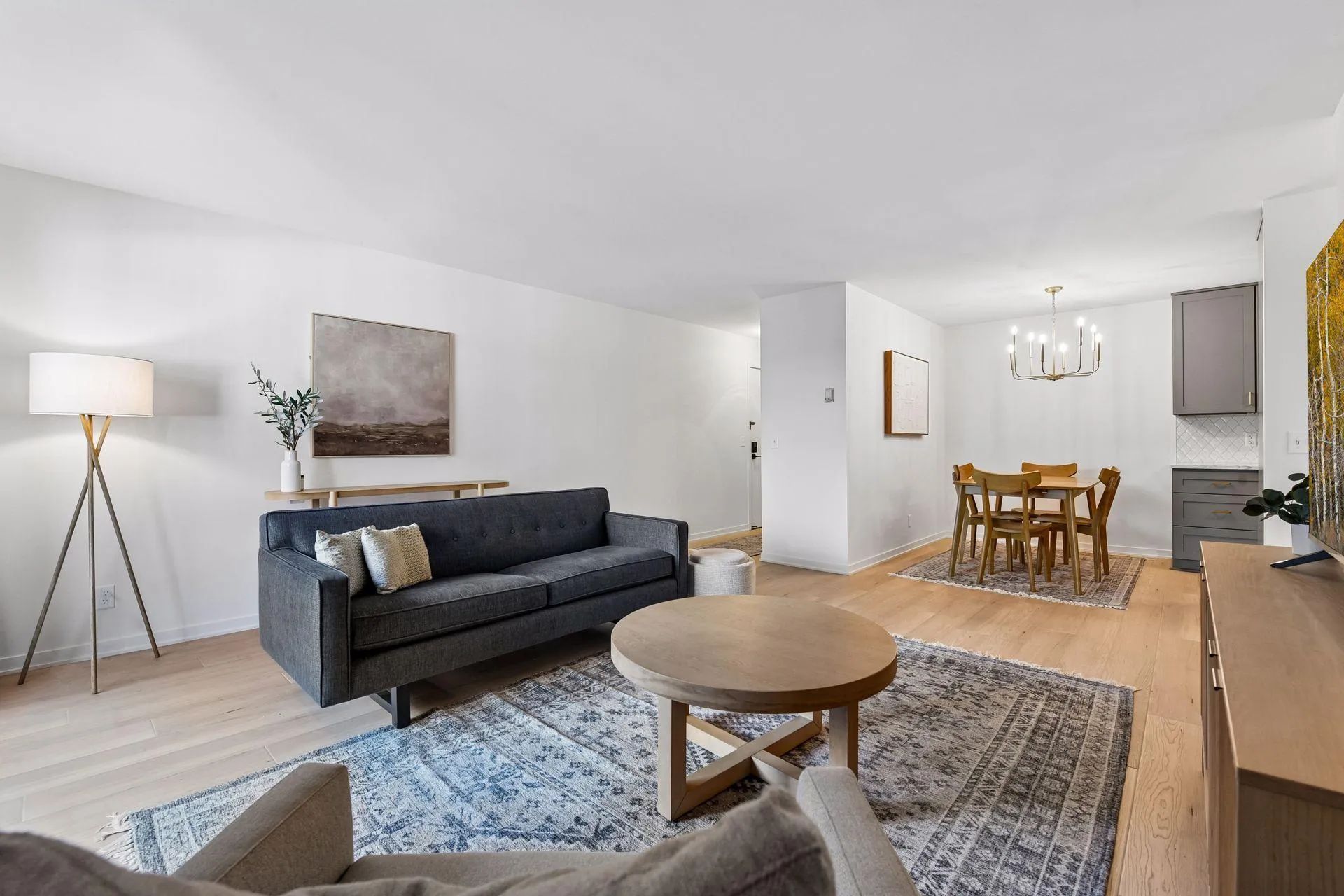 Photo 9 of 215 Barry S Avenue Unit 202