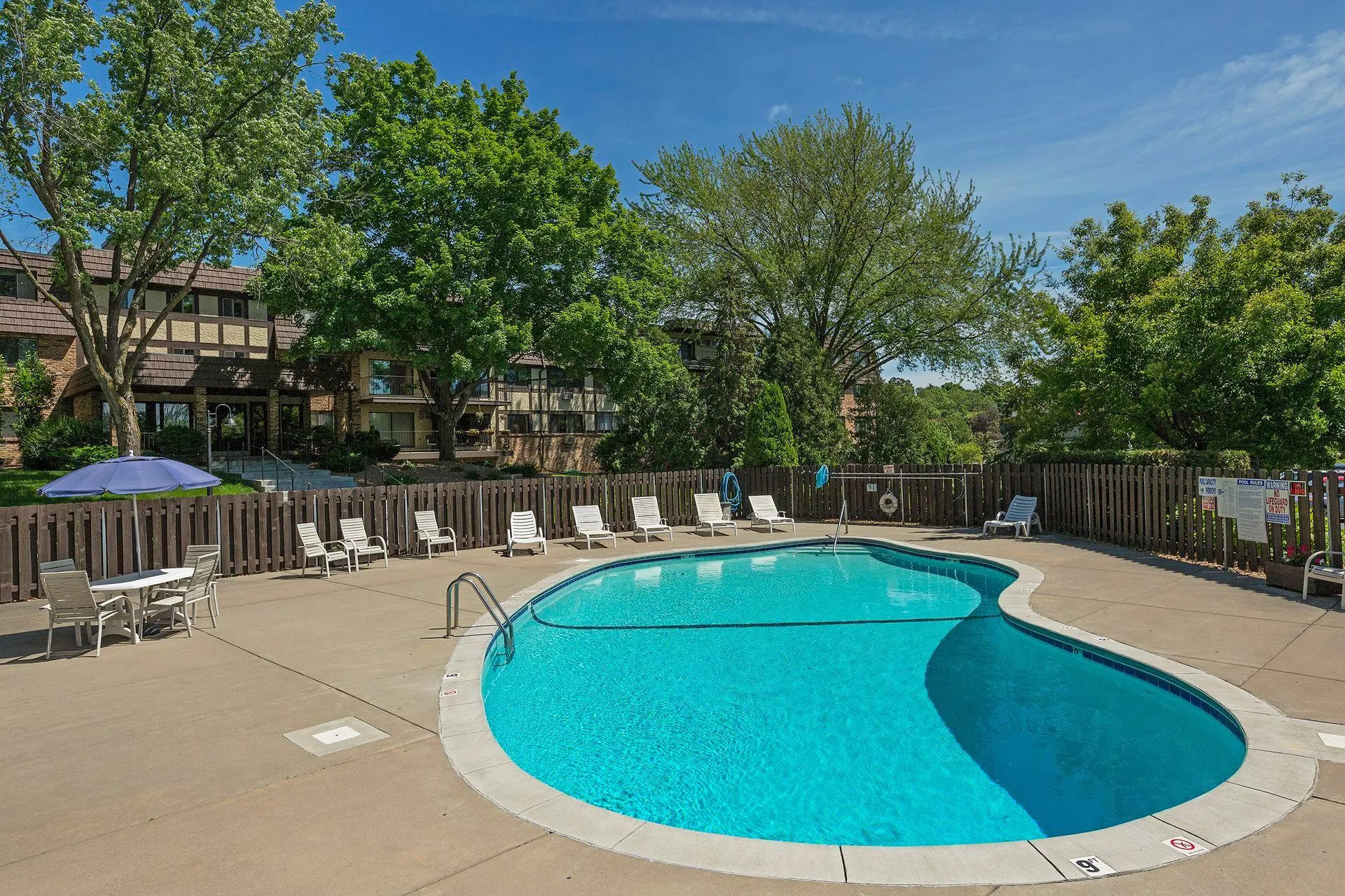 Photo 40 of 215 Barry S Avenue Unit 202