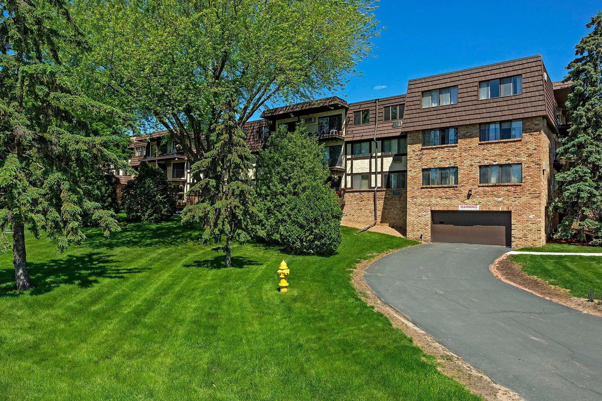 Photo 39 of 215 Barry S Avenue Unit 202