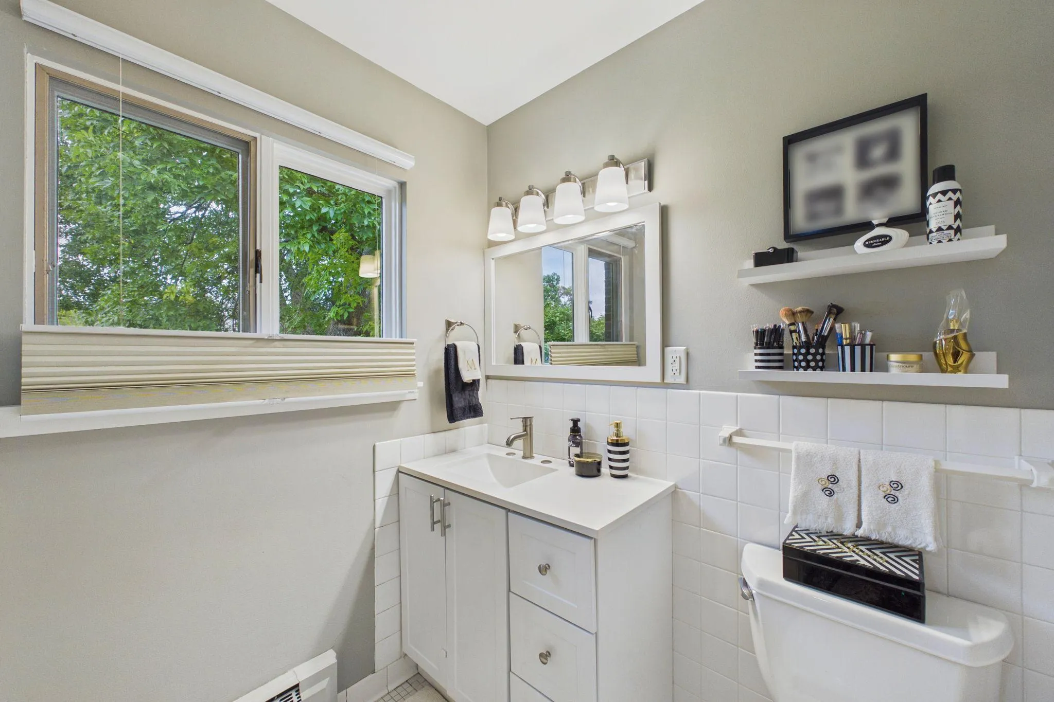 Photo 10 of 6005 Eden Prairie Road Unit 210